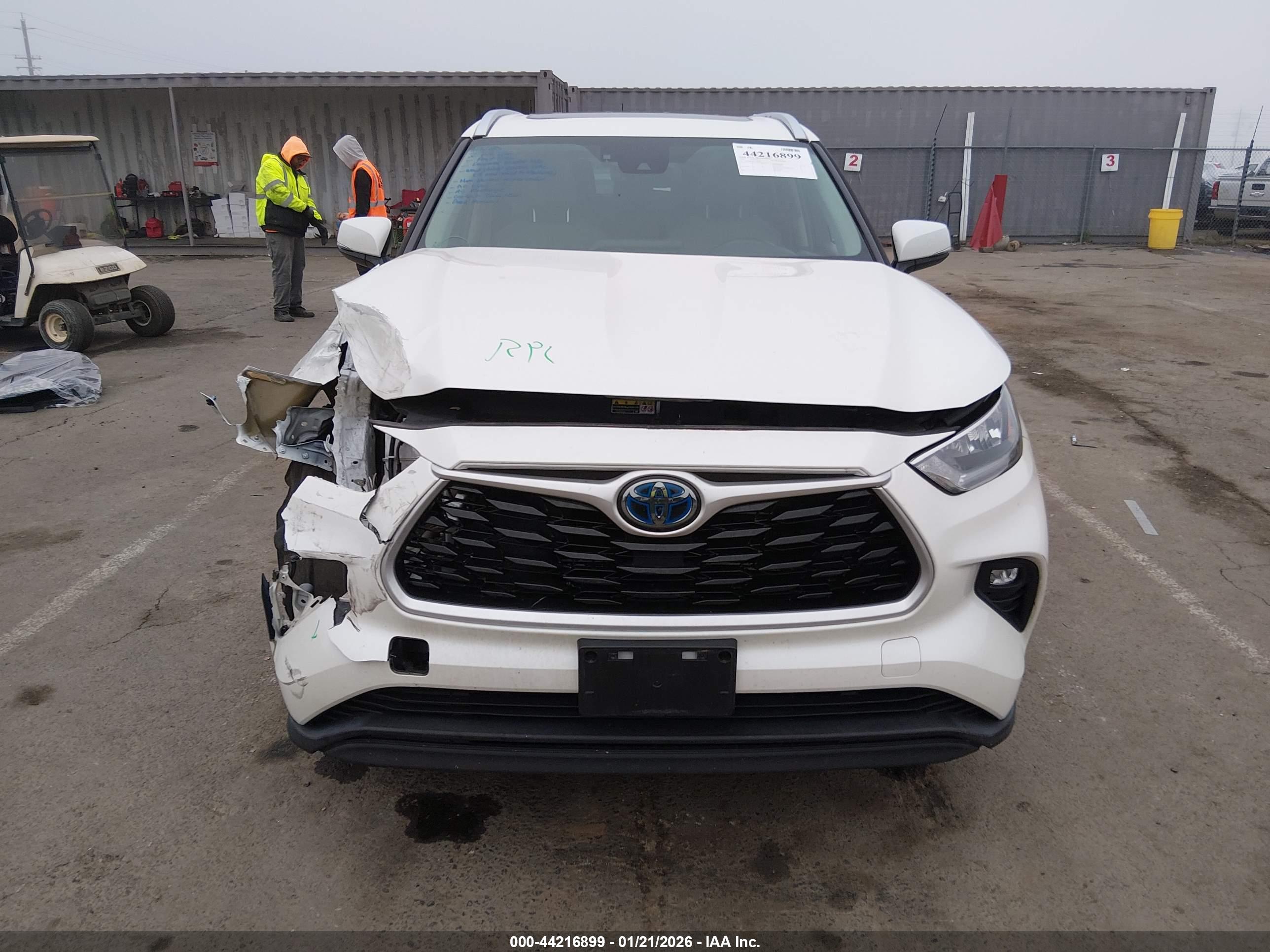 TOYOTA HIGHLANDER image 6