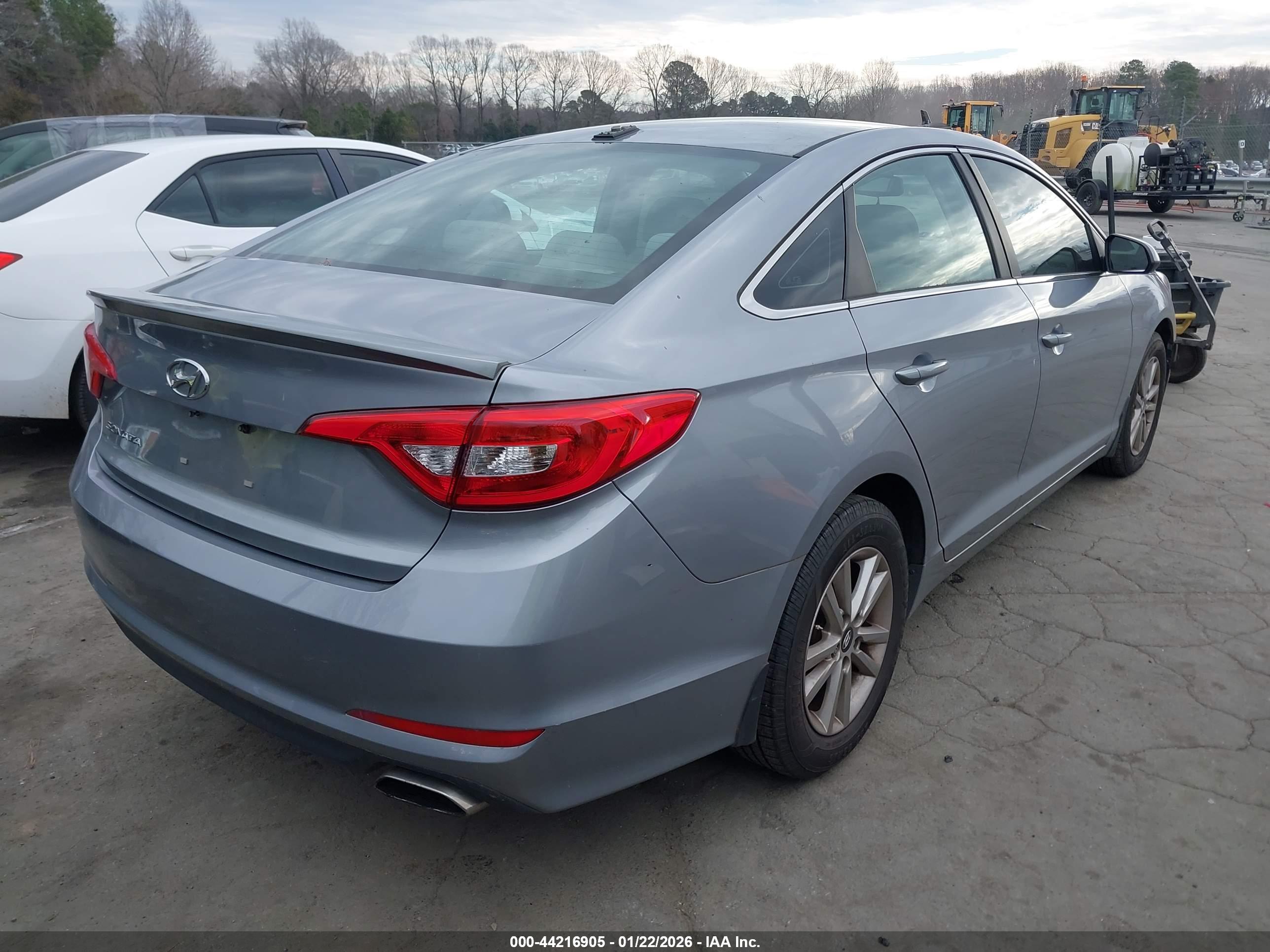 HYUNDAI SONATA image 4