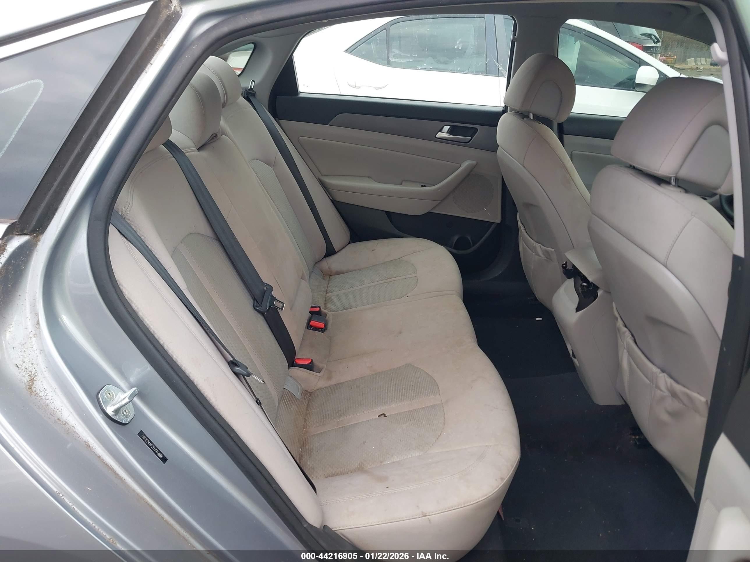 HYUNDAI SONATA image 8
