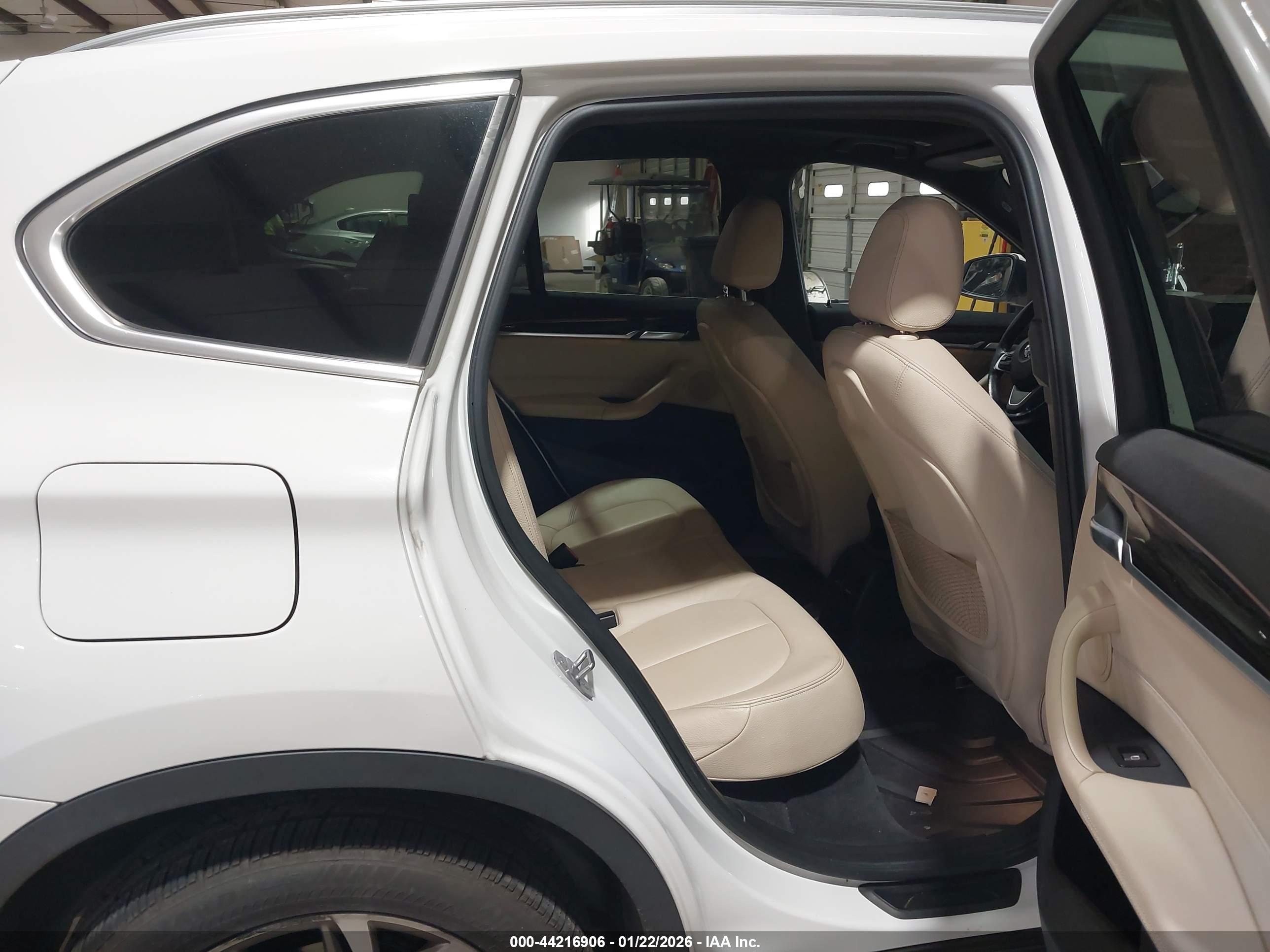 BMW X1 image 8