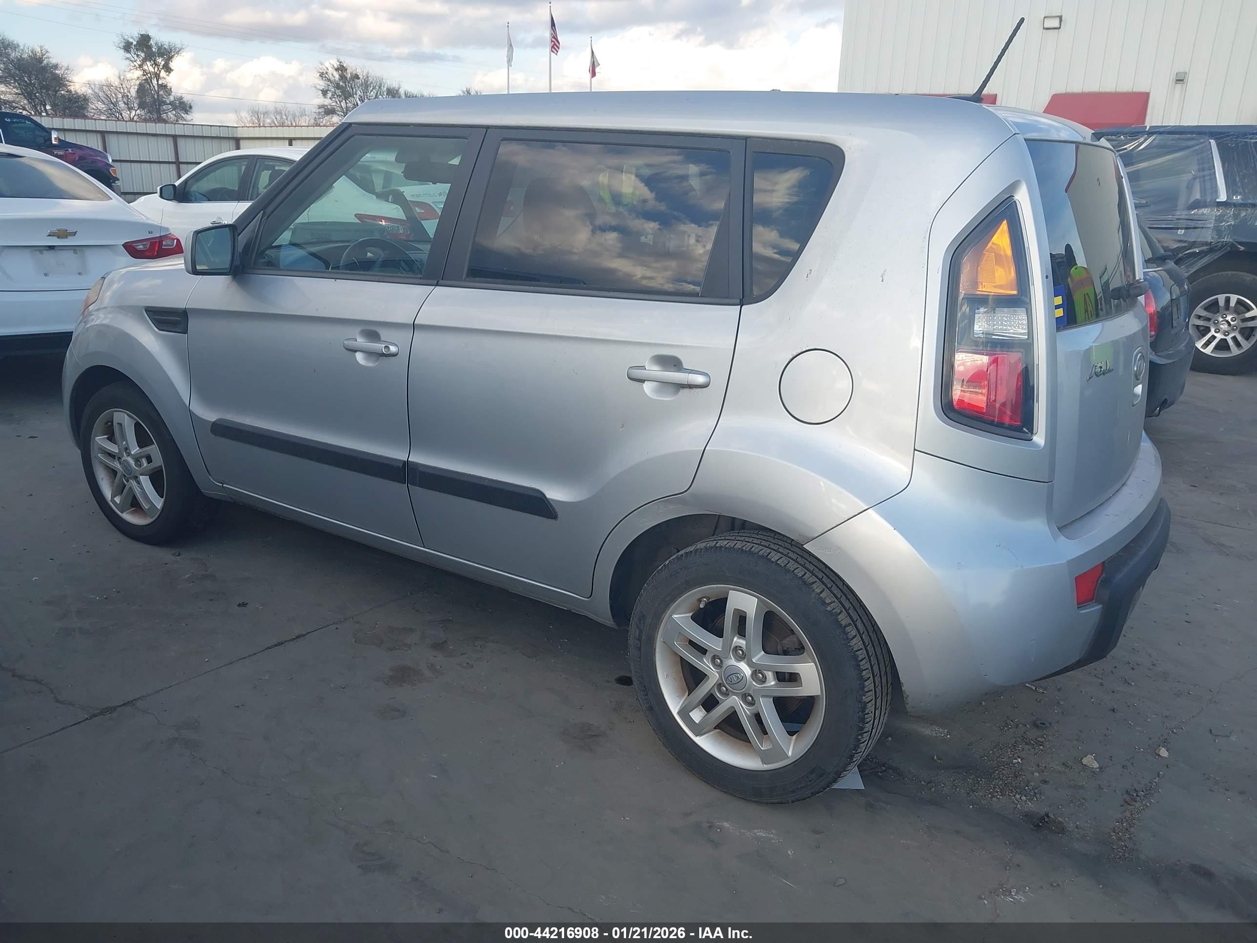 KIA SOUL image 3