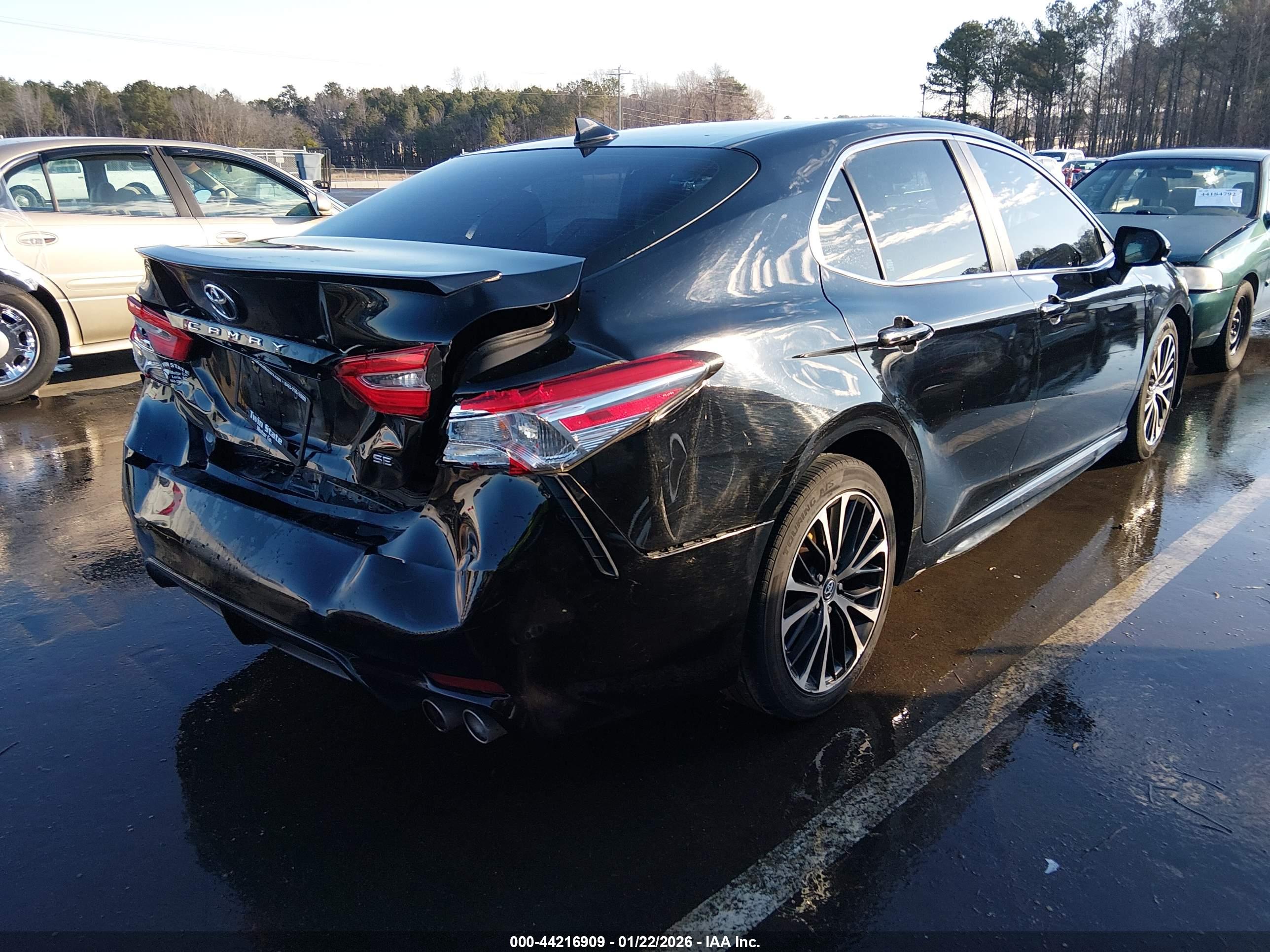 TOYOTA CAMRY image 4
