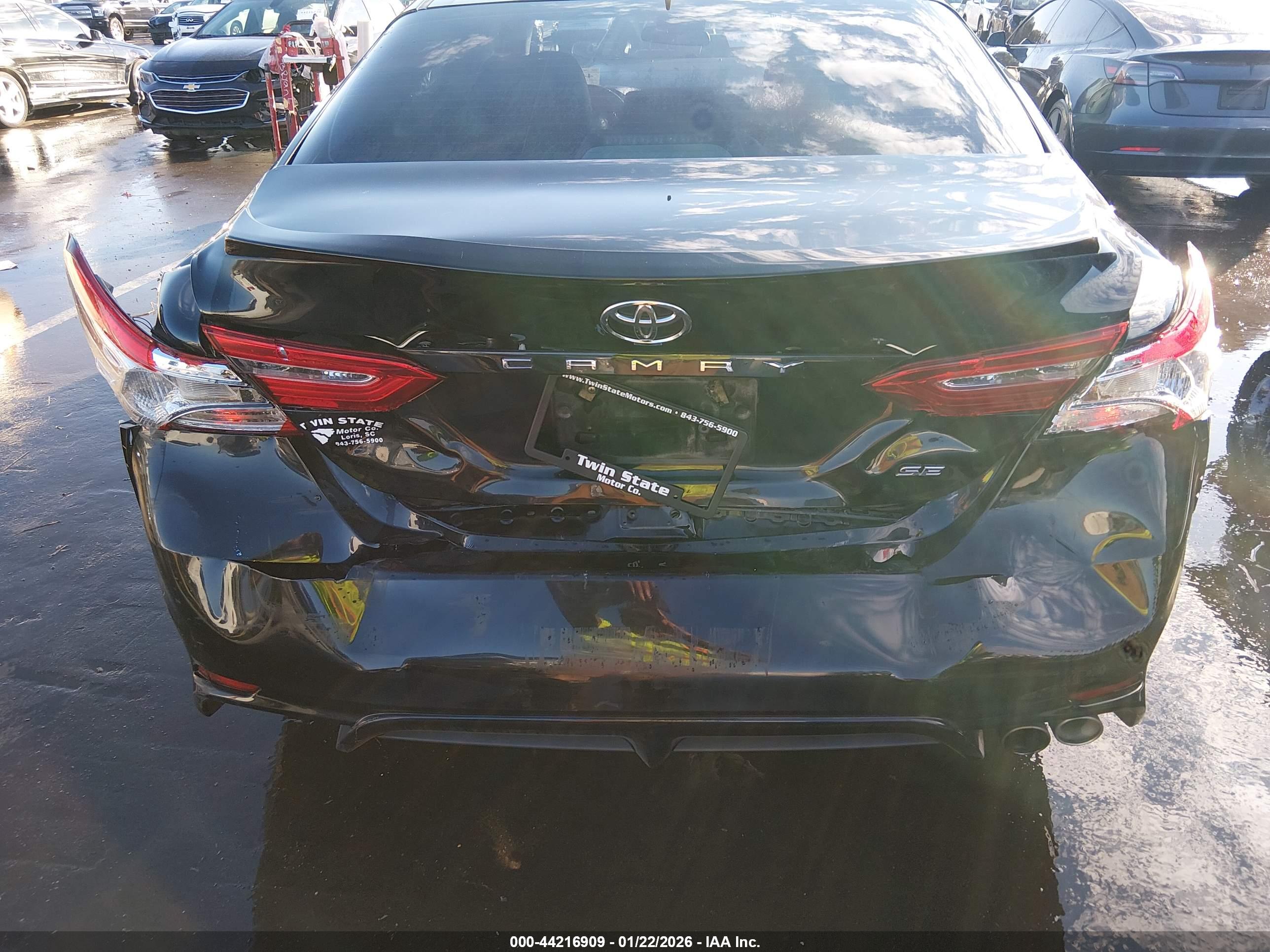 TOYOTA CAMRY image 6