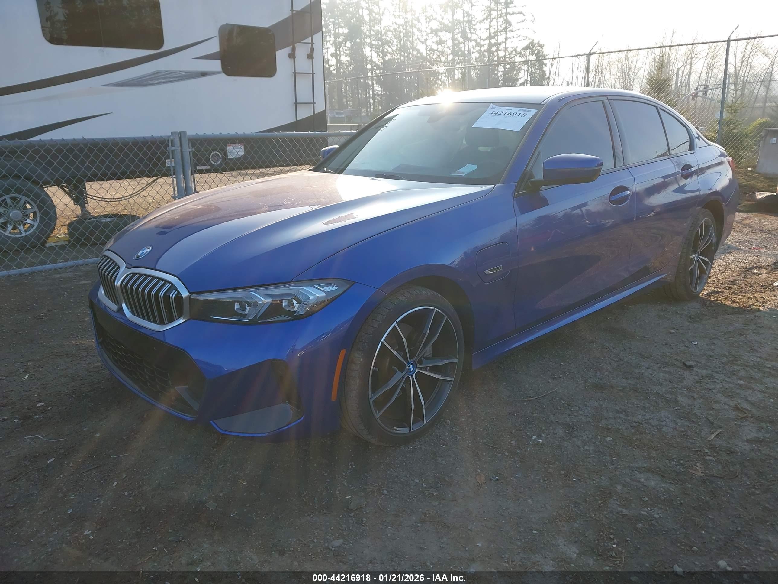 BMW 3 image 2