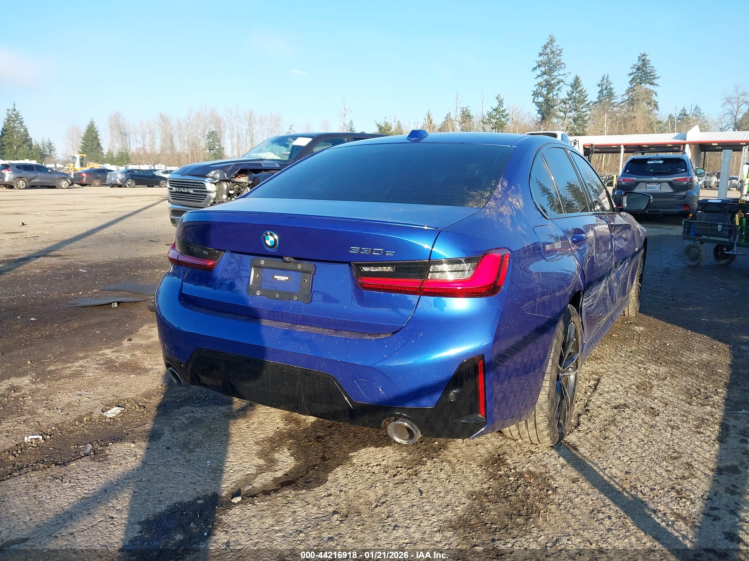 BMW 3 image 4