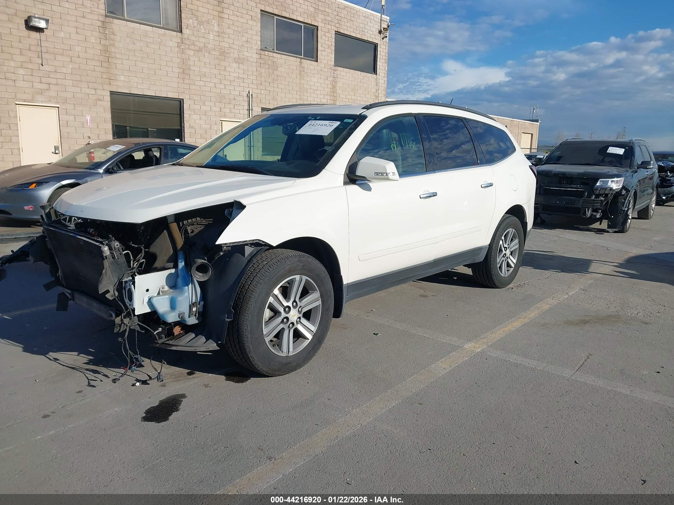 CHEVROLET TRAVERSE image 2