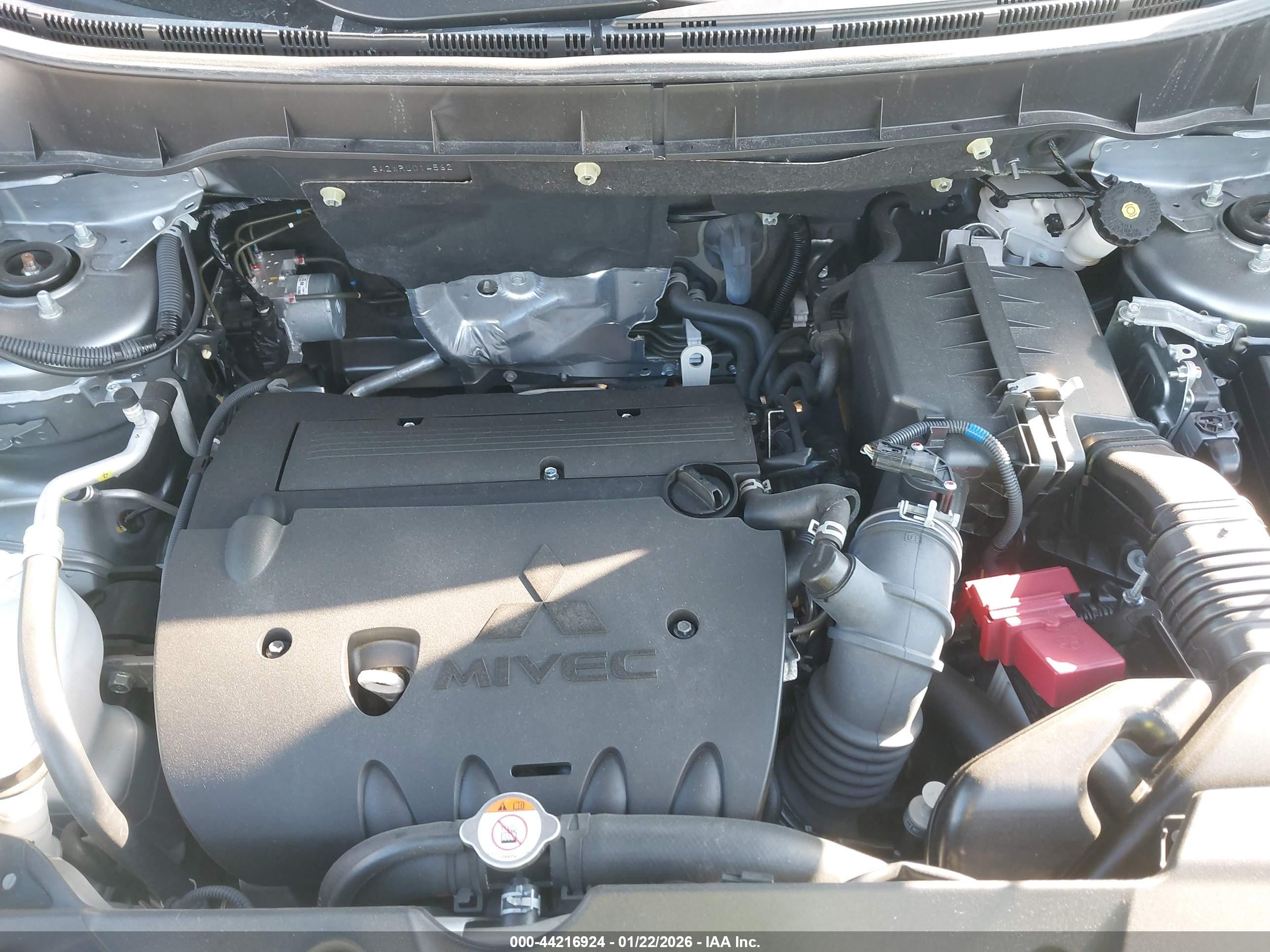 MITSUBISHI OUTLANDER image 10