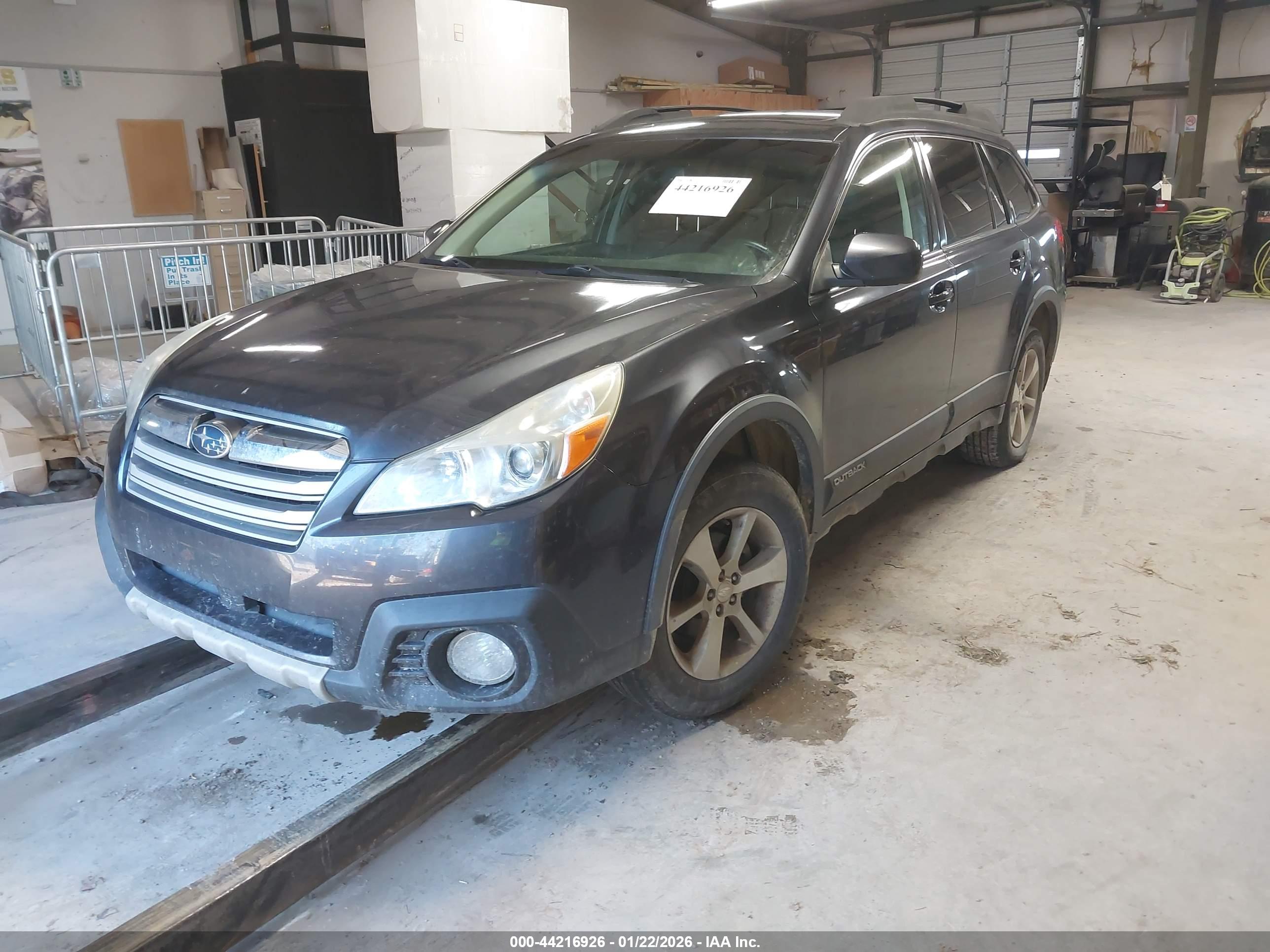 SUBARU OUTBACK image 2