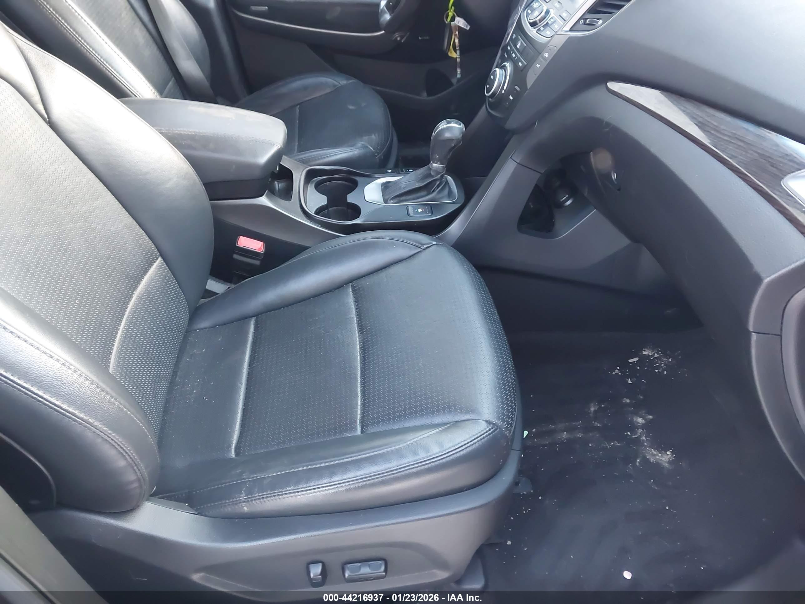 HYUNDAI SANTA image 5