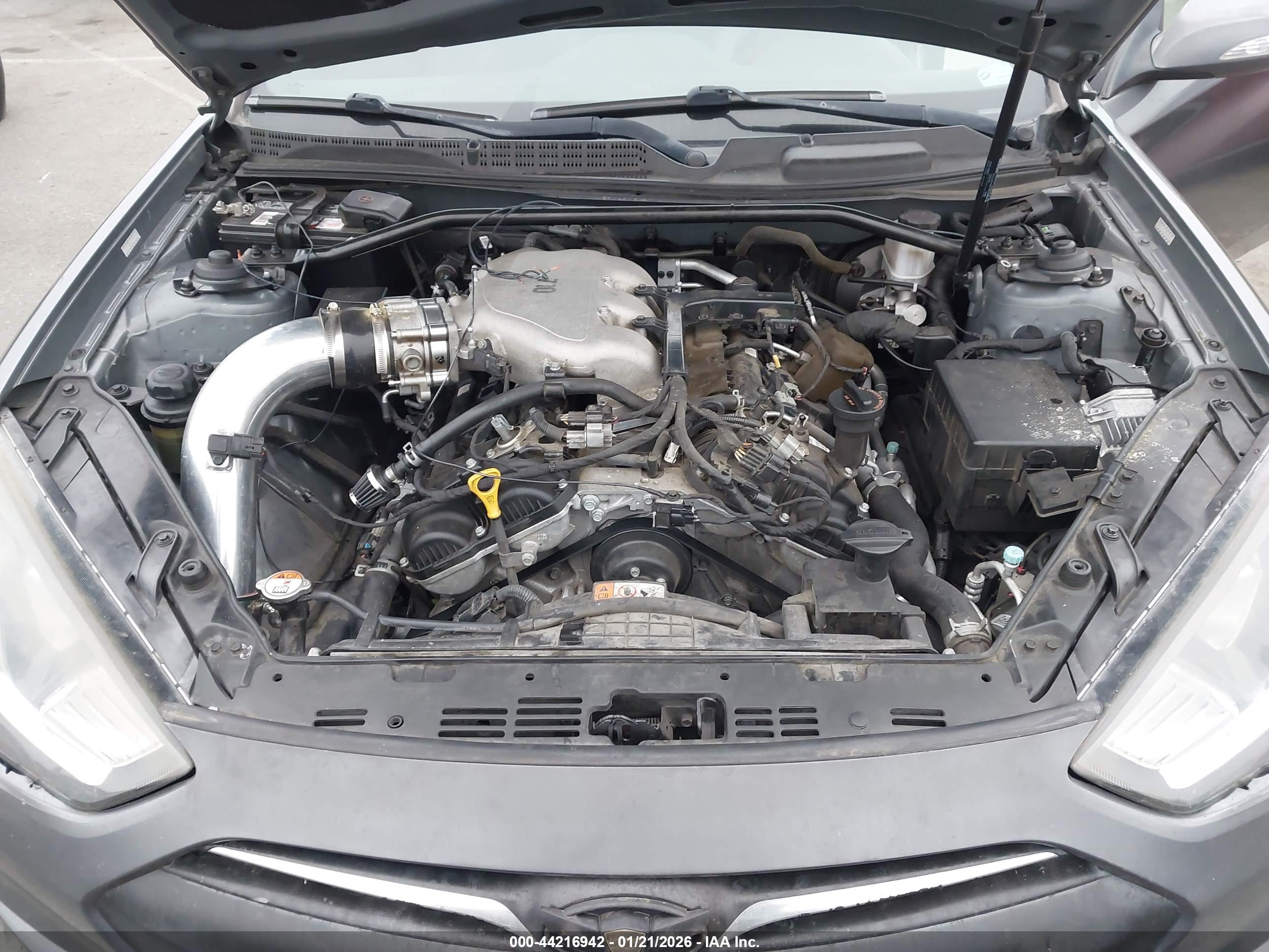 HYUNDAI GENESIS image 10