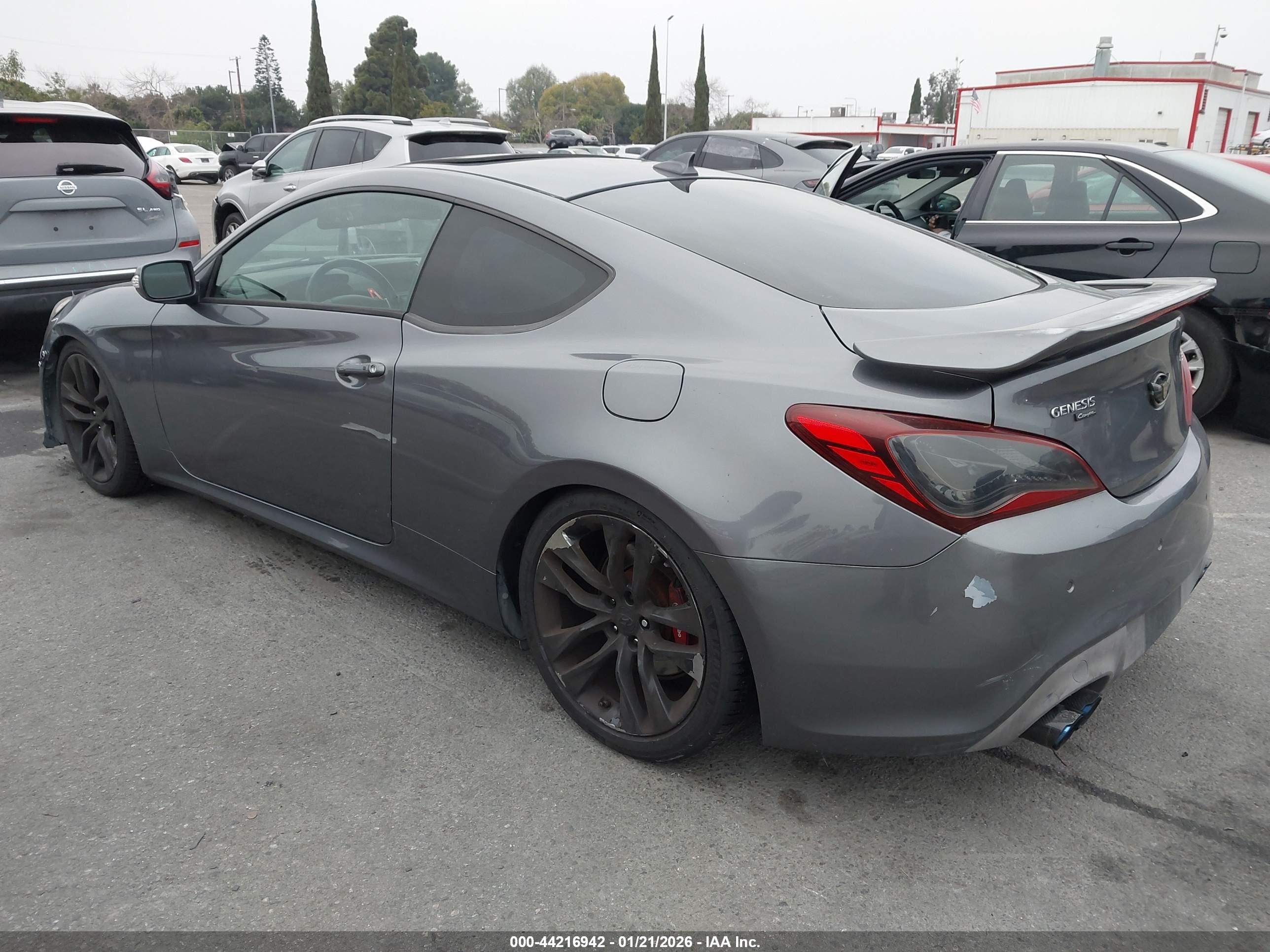 HYUNDAI GENESIS image 3