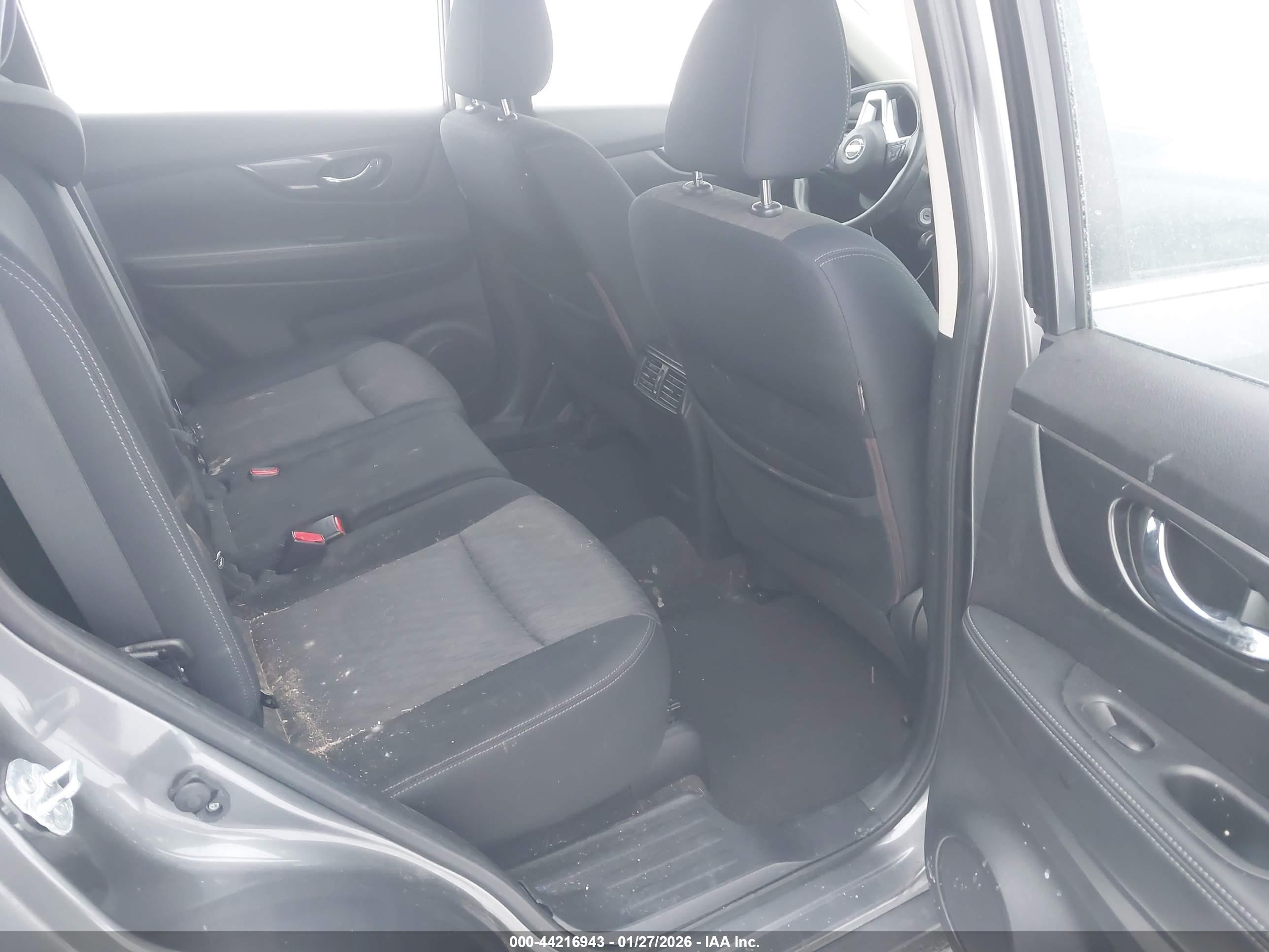 NISSAN ROGUE image 8