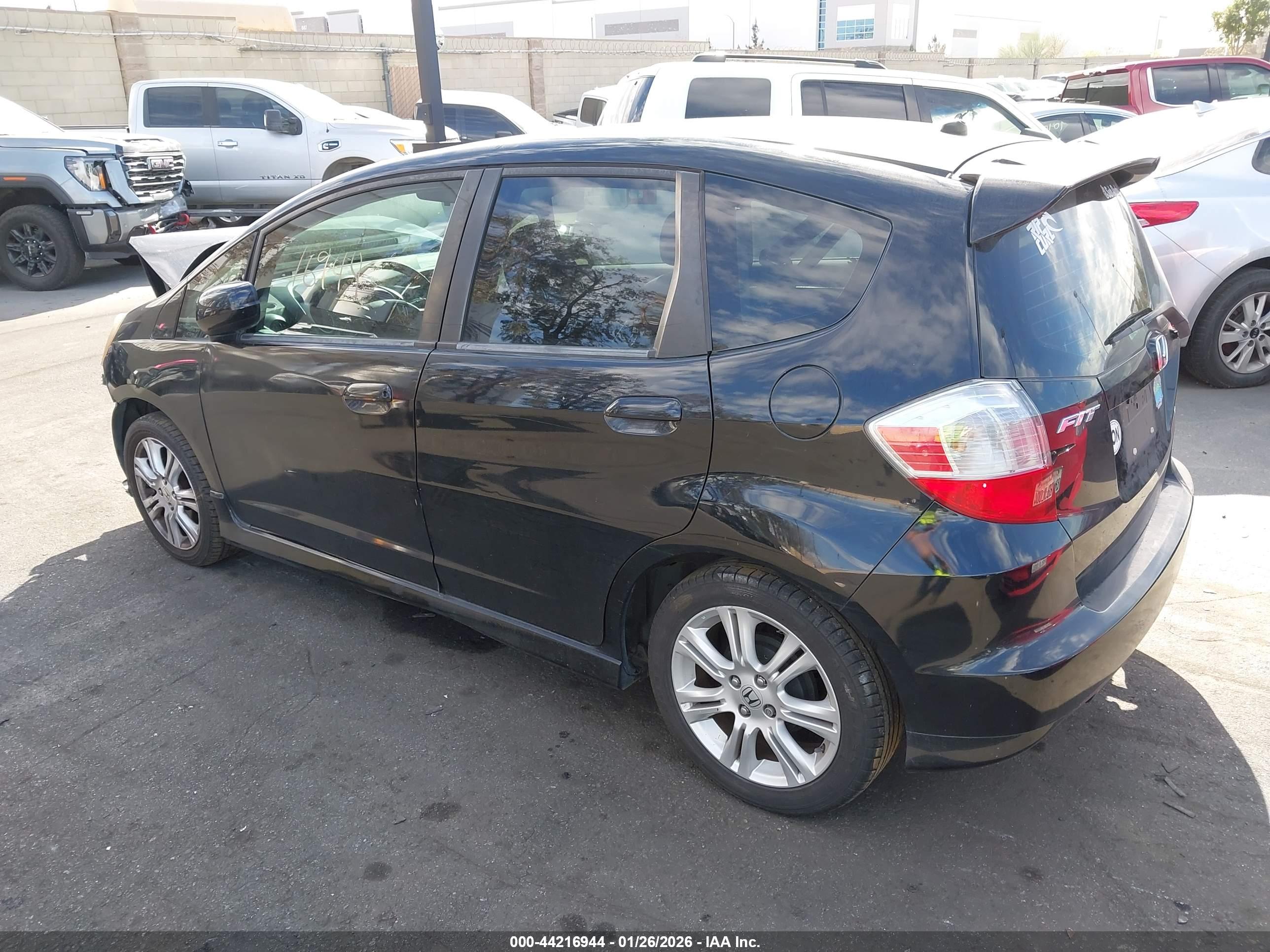 HONDA FIT image 3