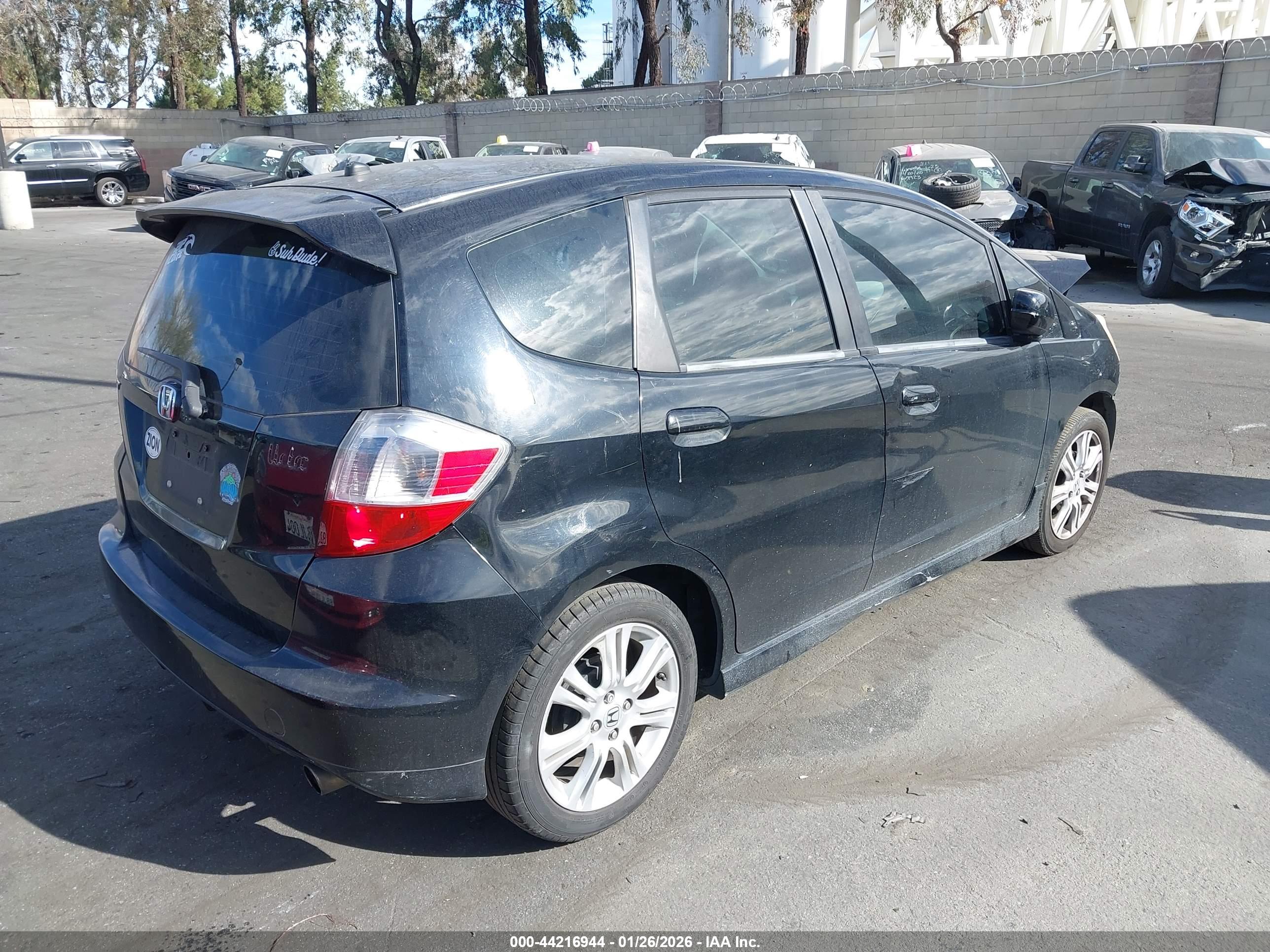 HONDA FIT image 4