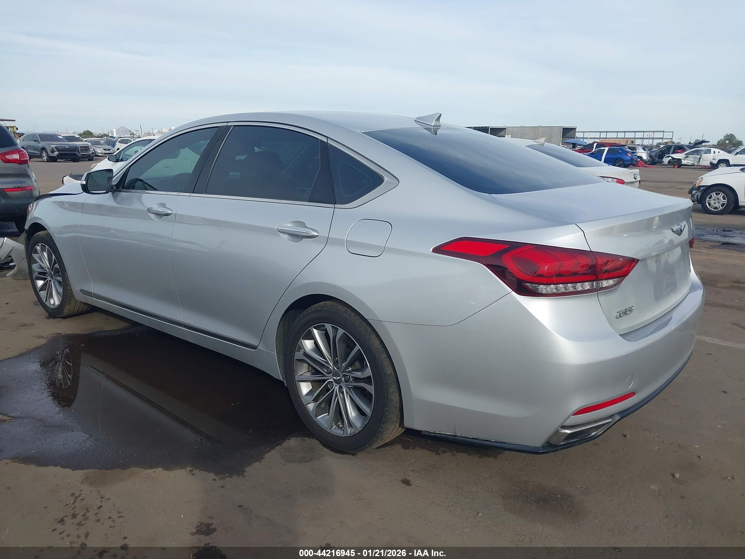 HYUNDAI GENESIS image 3
