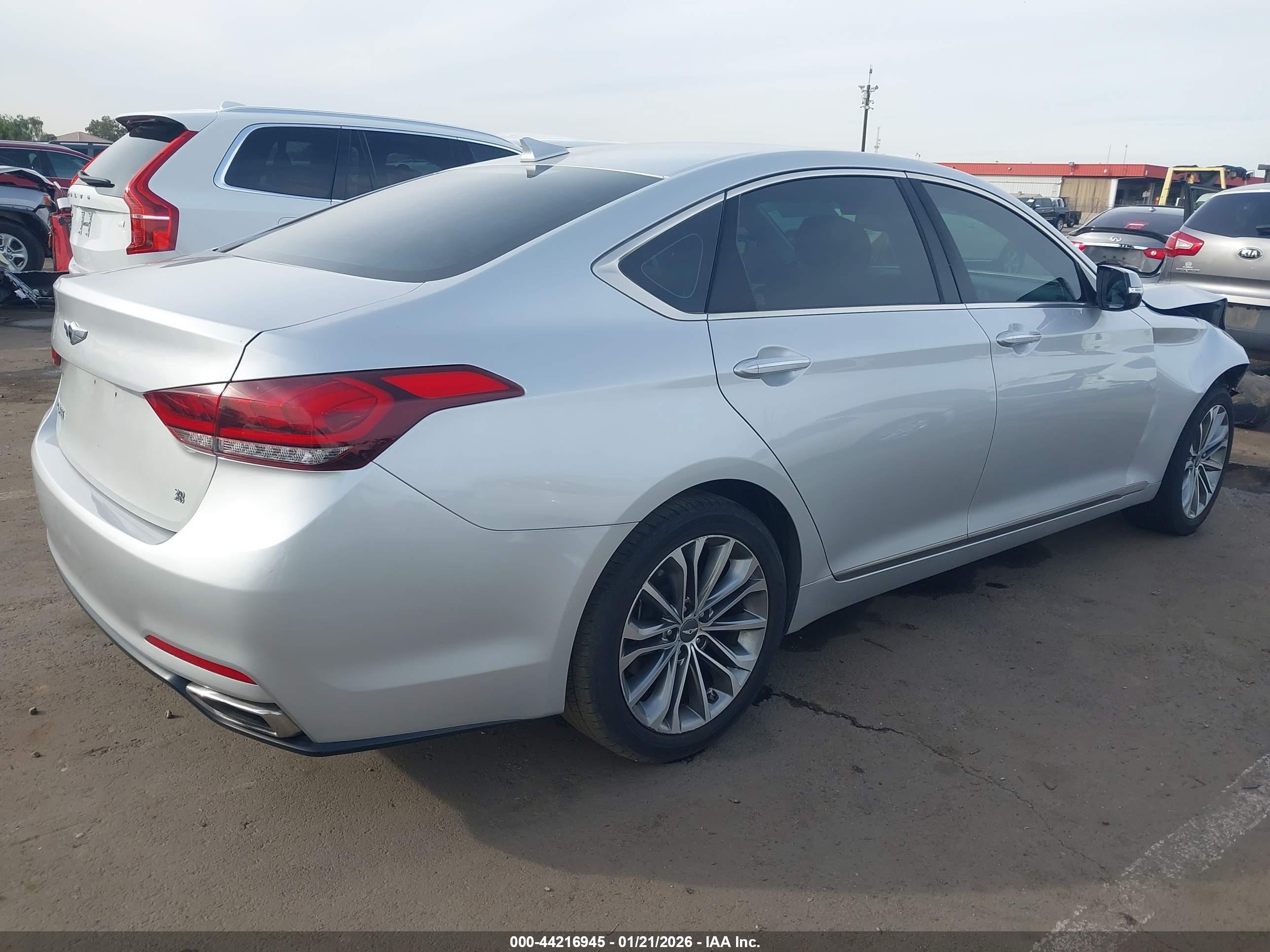 HYUNDAI GENESIS image 4