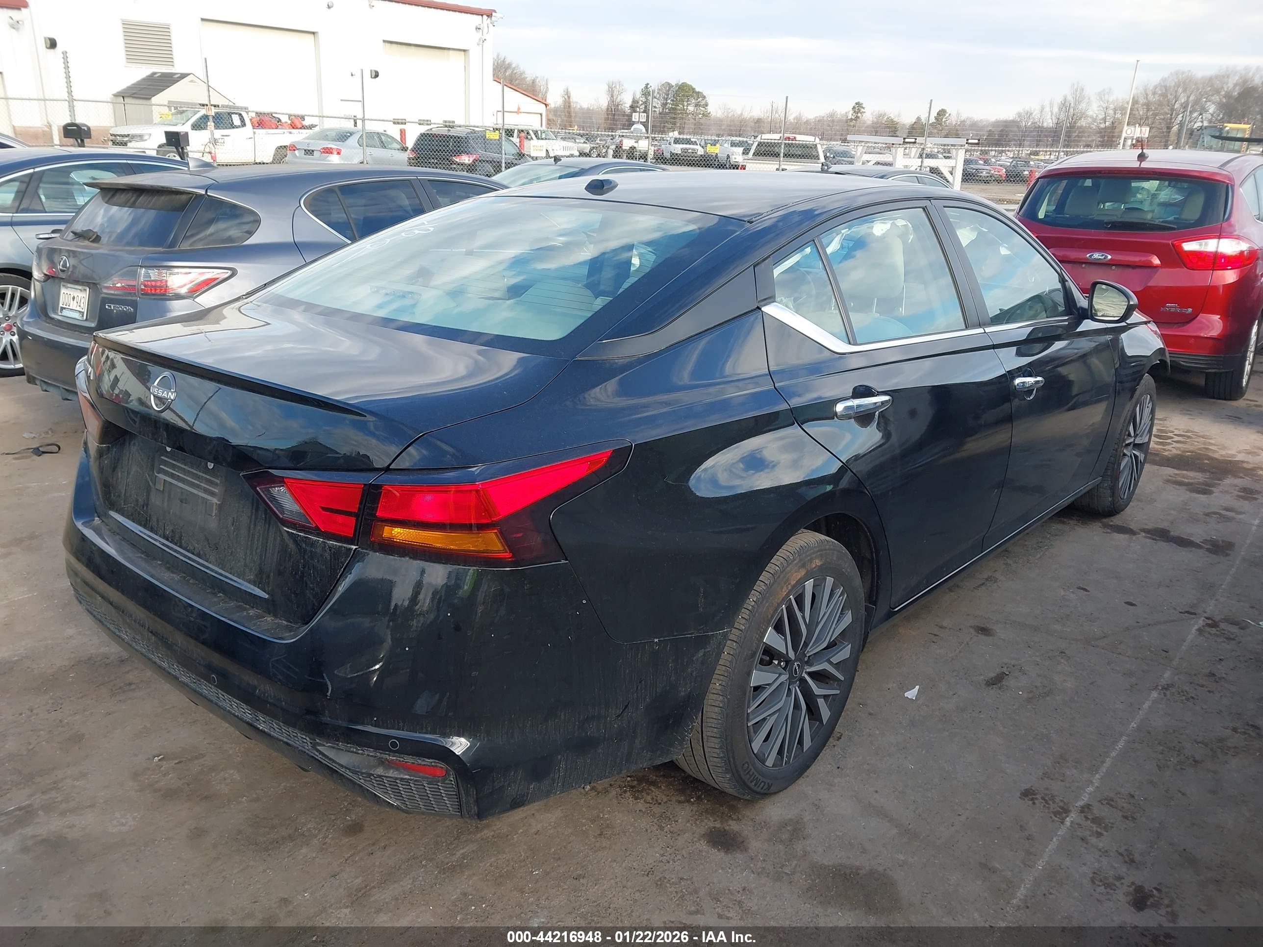 NISSAN ALTIMA image 4
