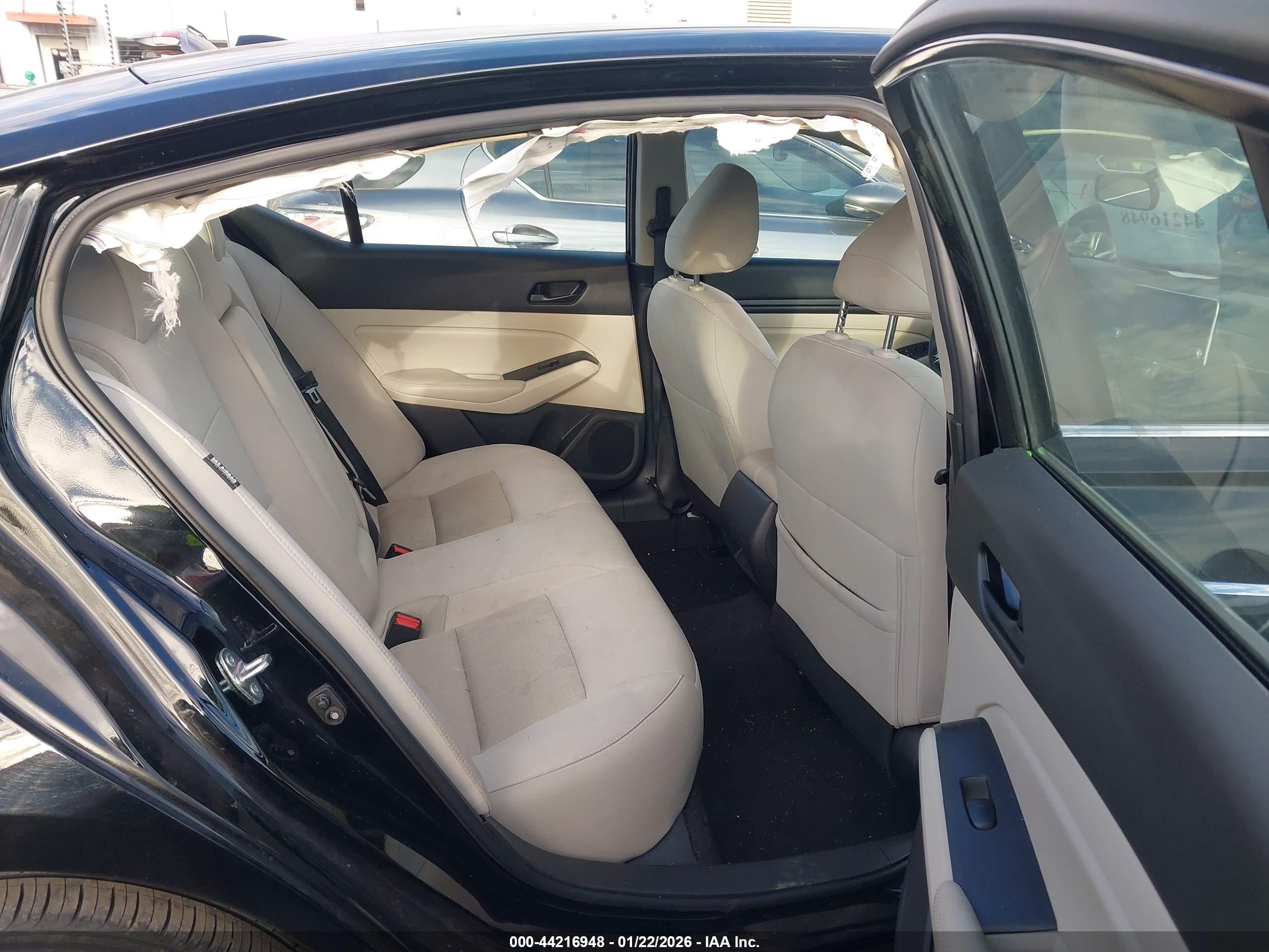 NISSAN ALTIMA image 8