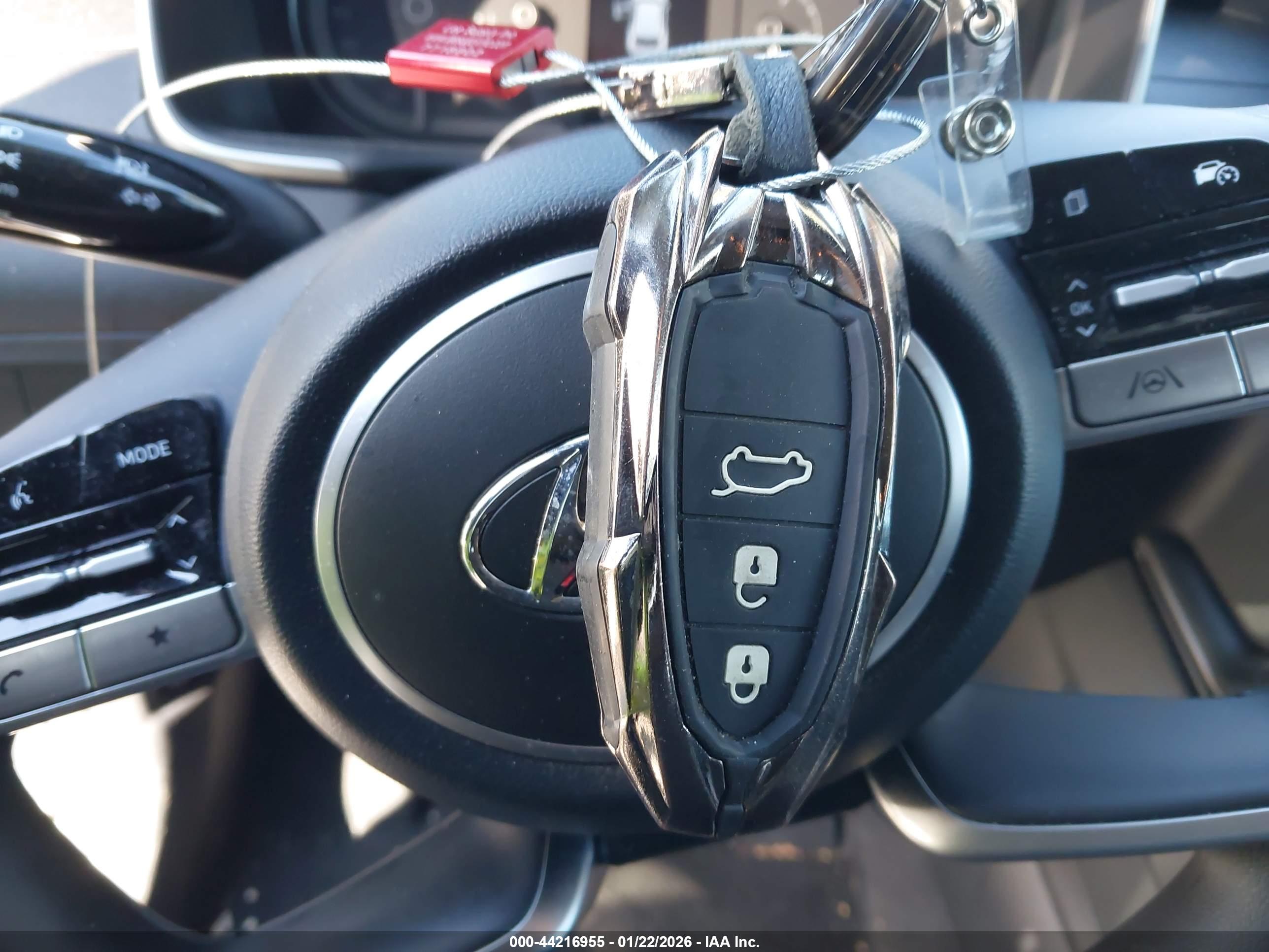 HYUNDAI TUCSON image 11