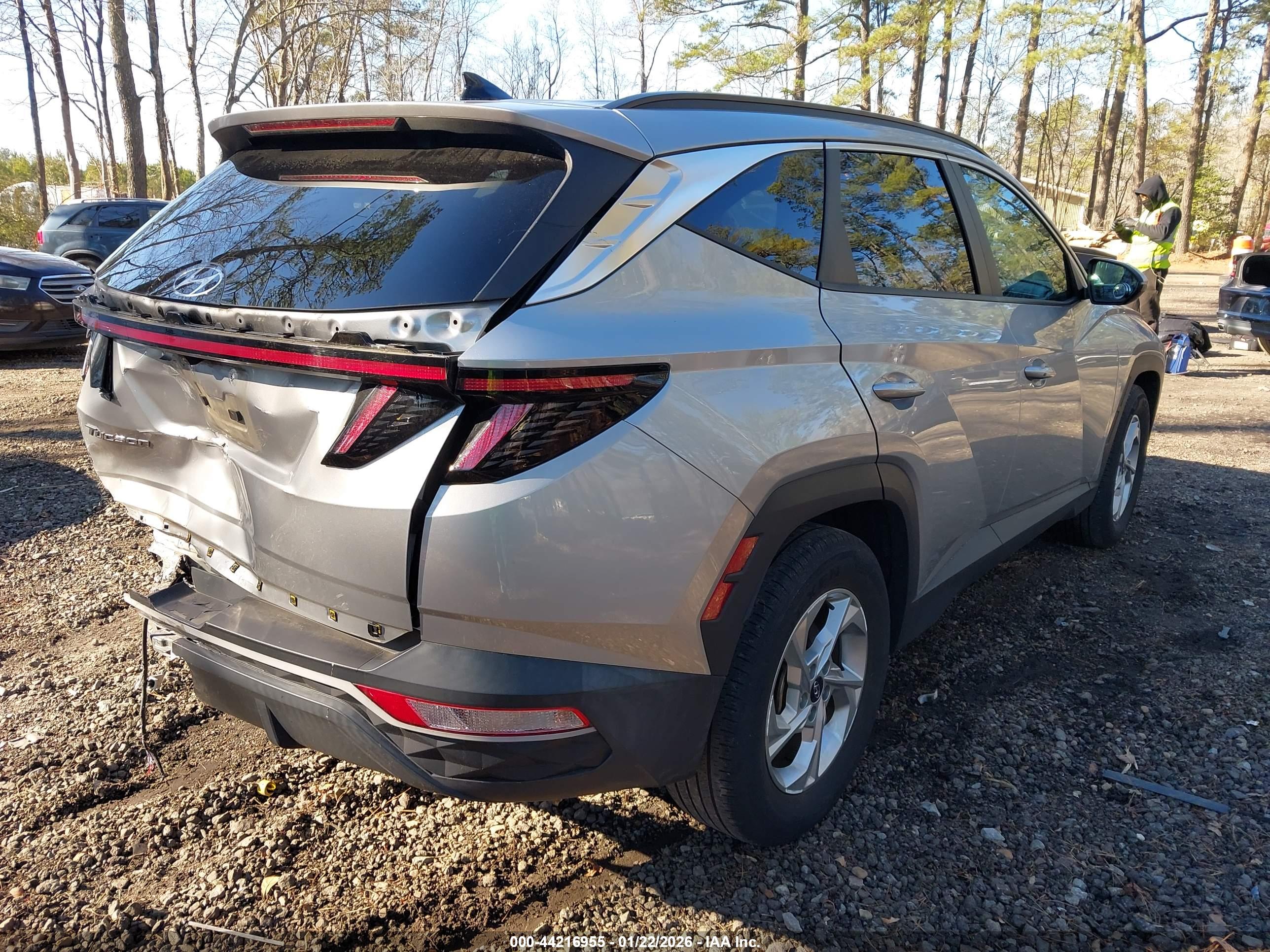 HYUNDAI TUCSON image 4