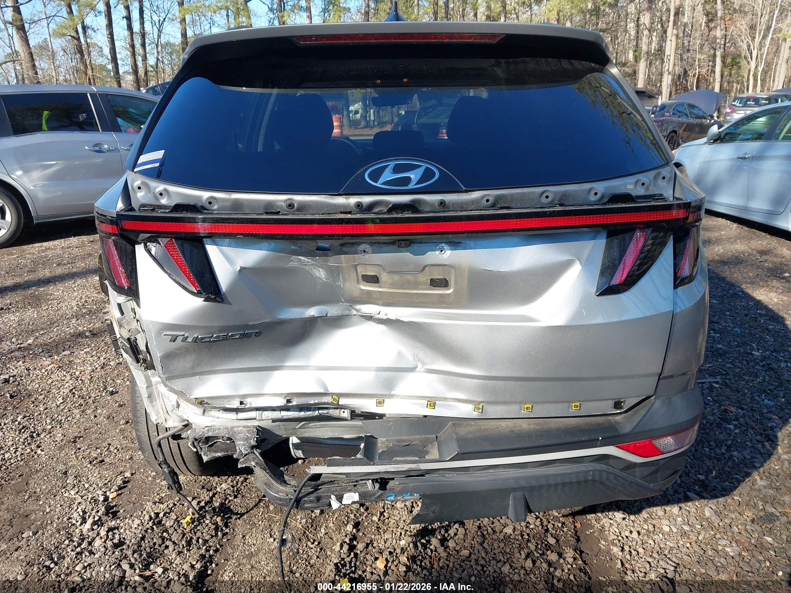 HYUNDAI TUCSON image 6