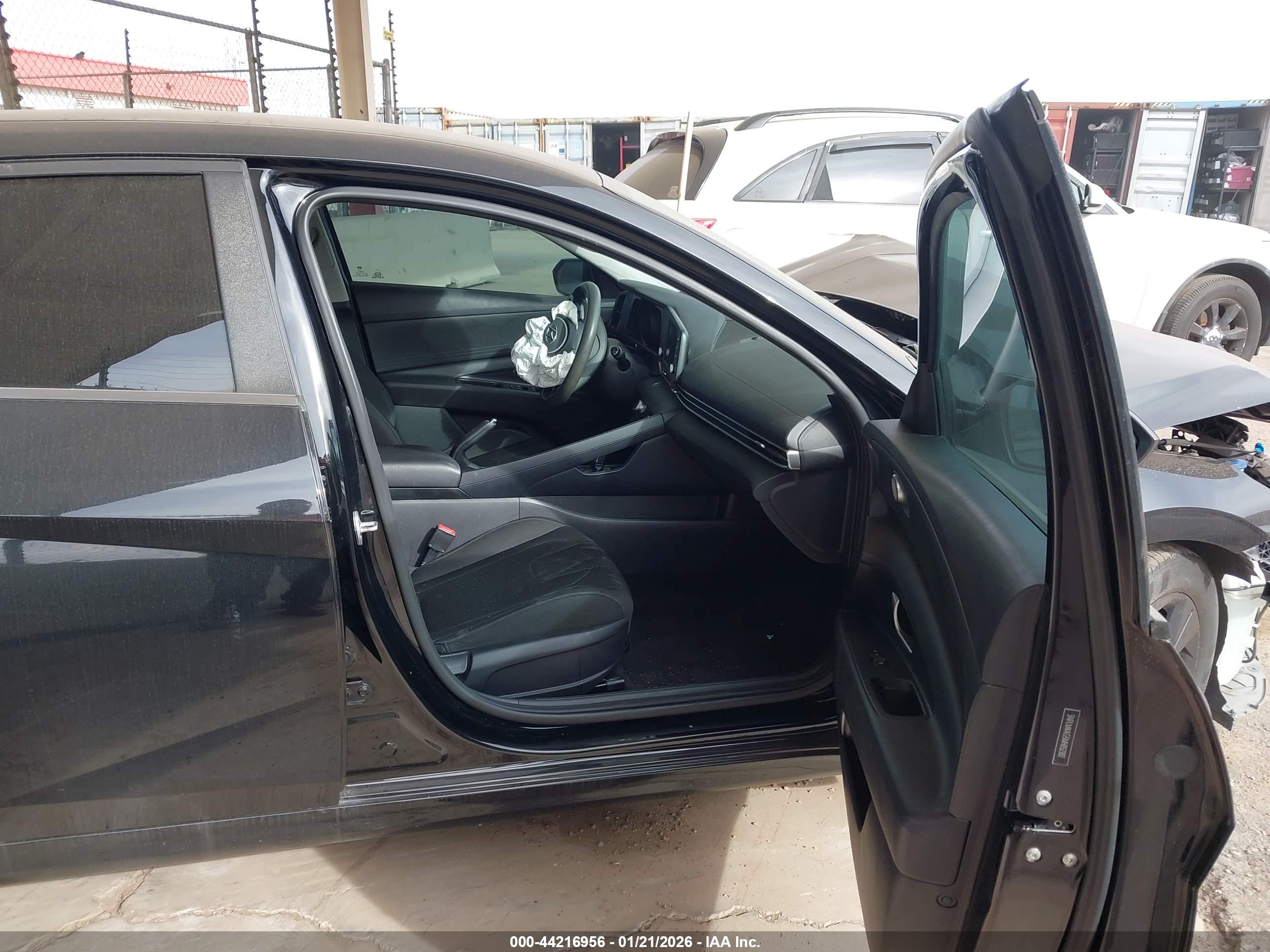 HYUNDAI ELANTRA image 5