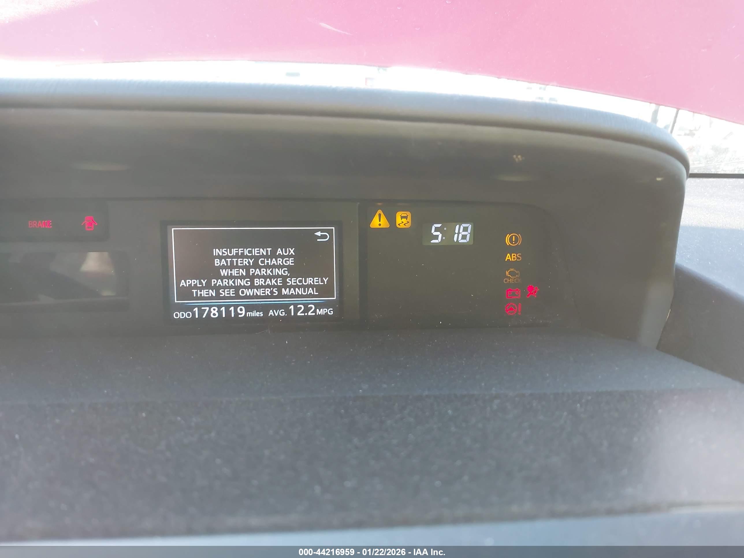 TOYOTA PRIUS image 7