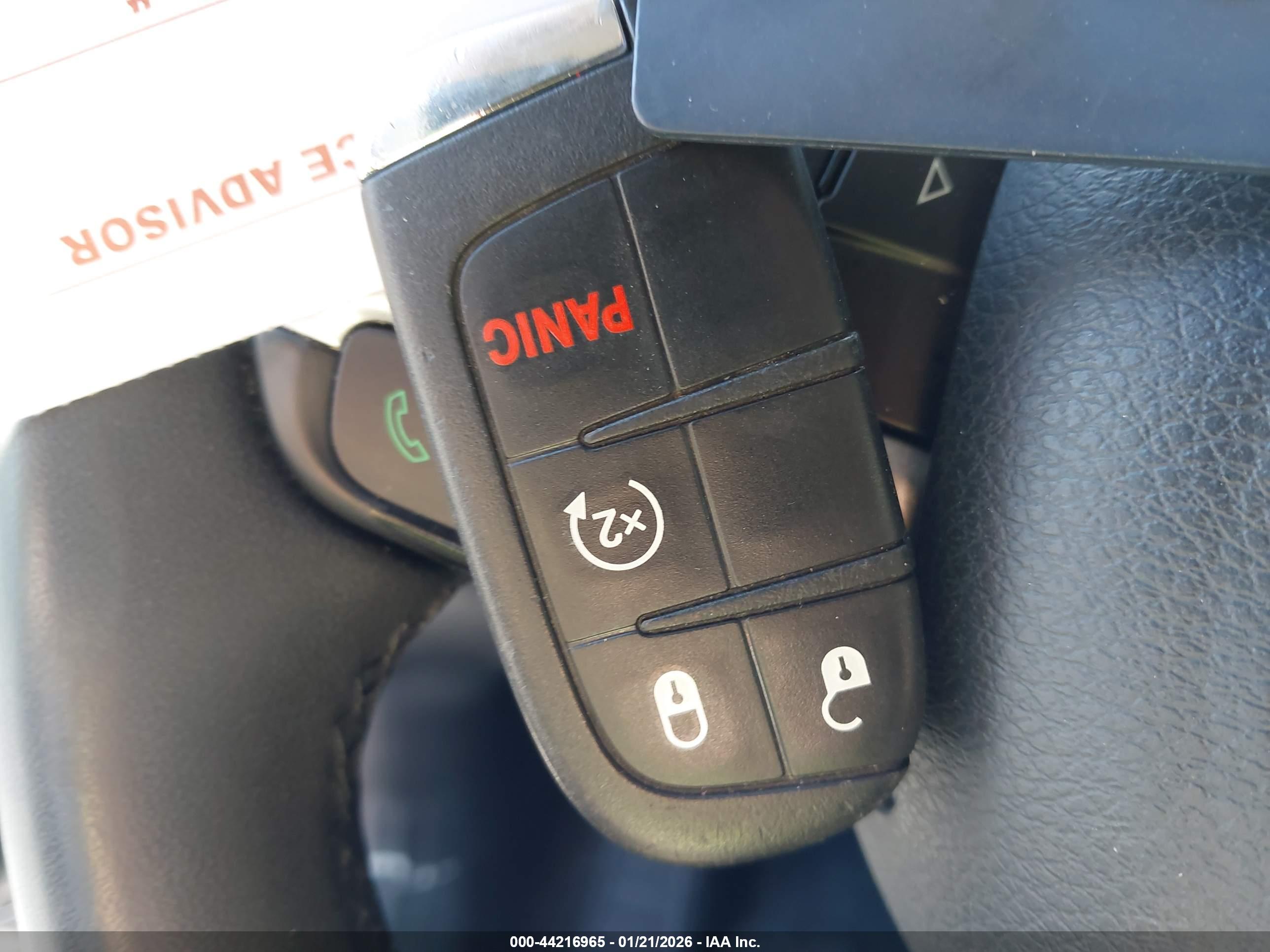 JEEP RENEGADE image 11