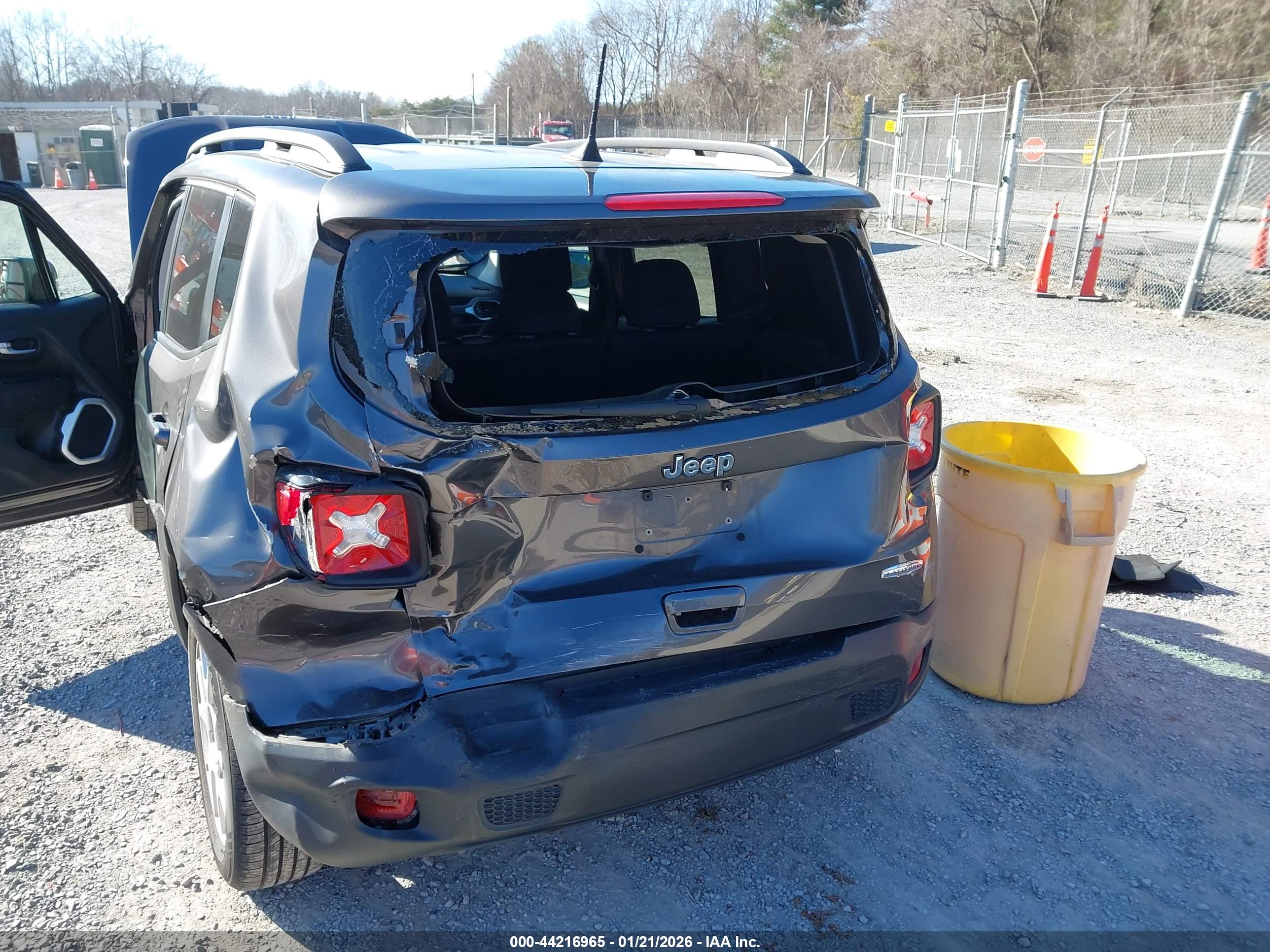 JEEP RENEGADE image 6