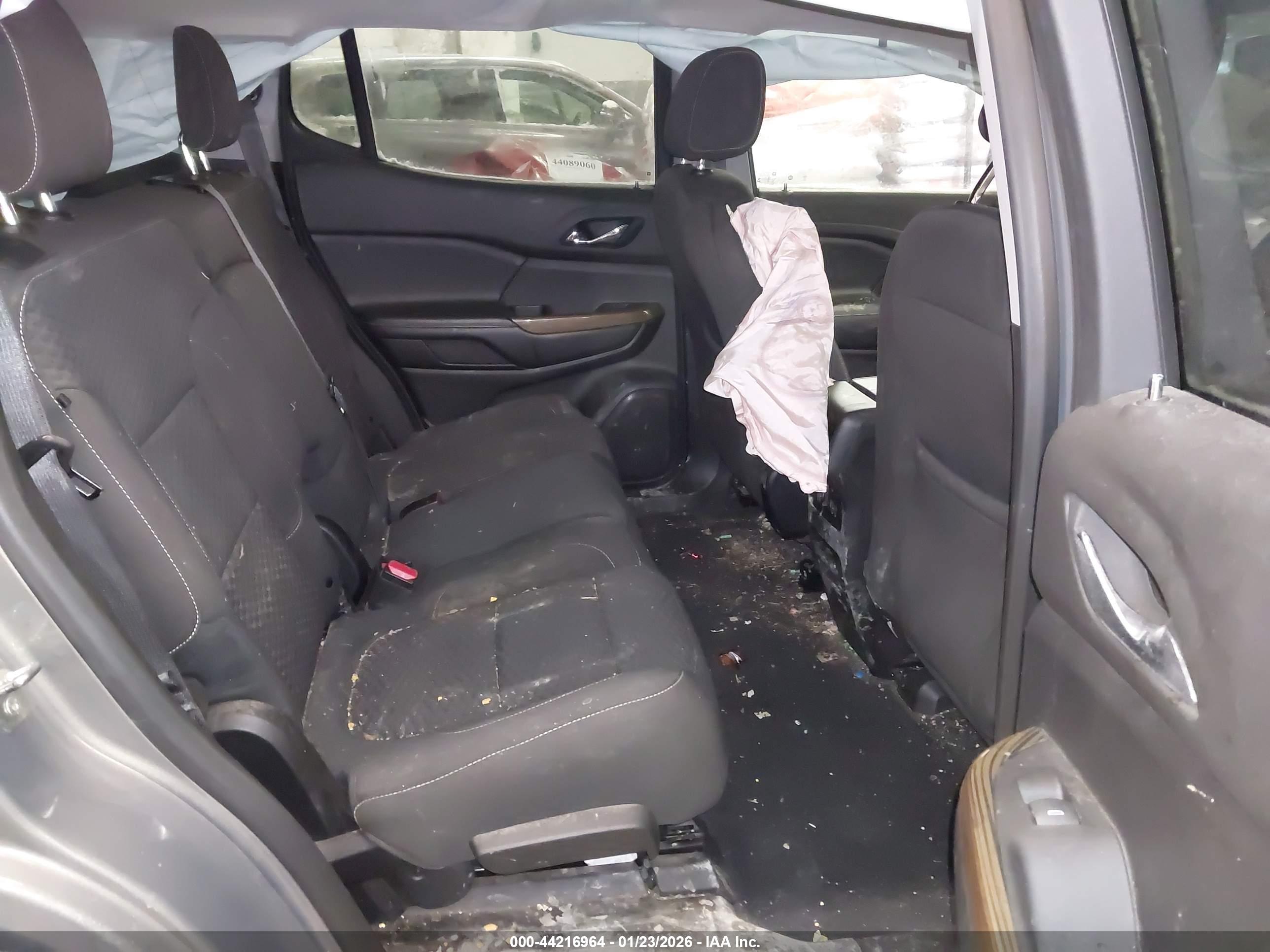 GMC ACADIA image 8