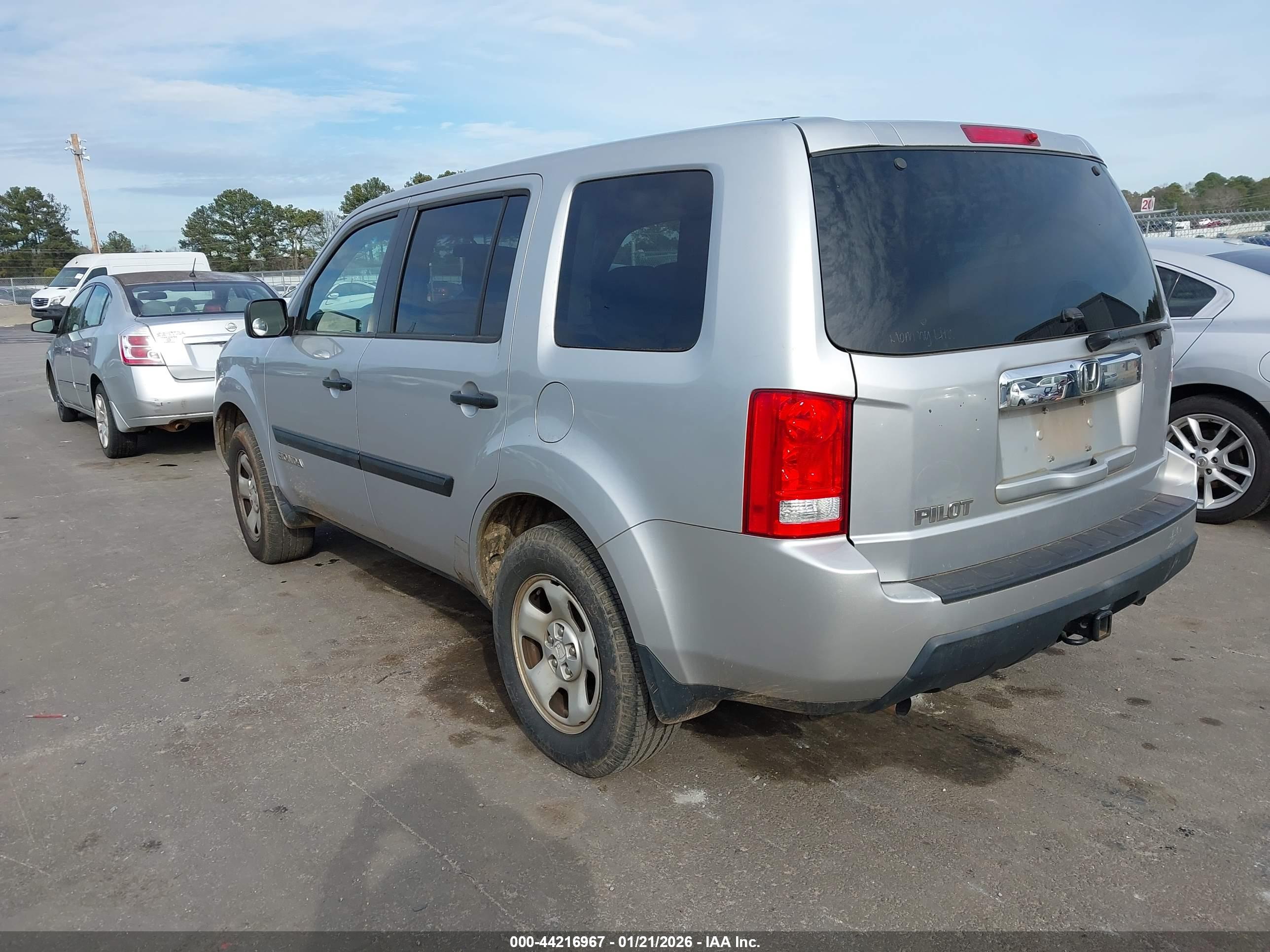 HONDA PILOT image 3