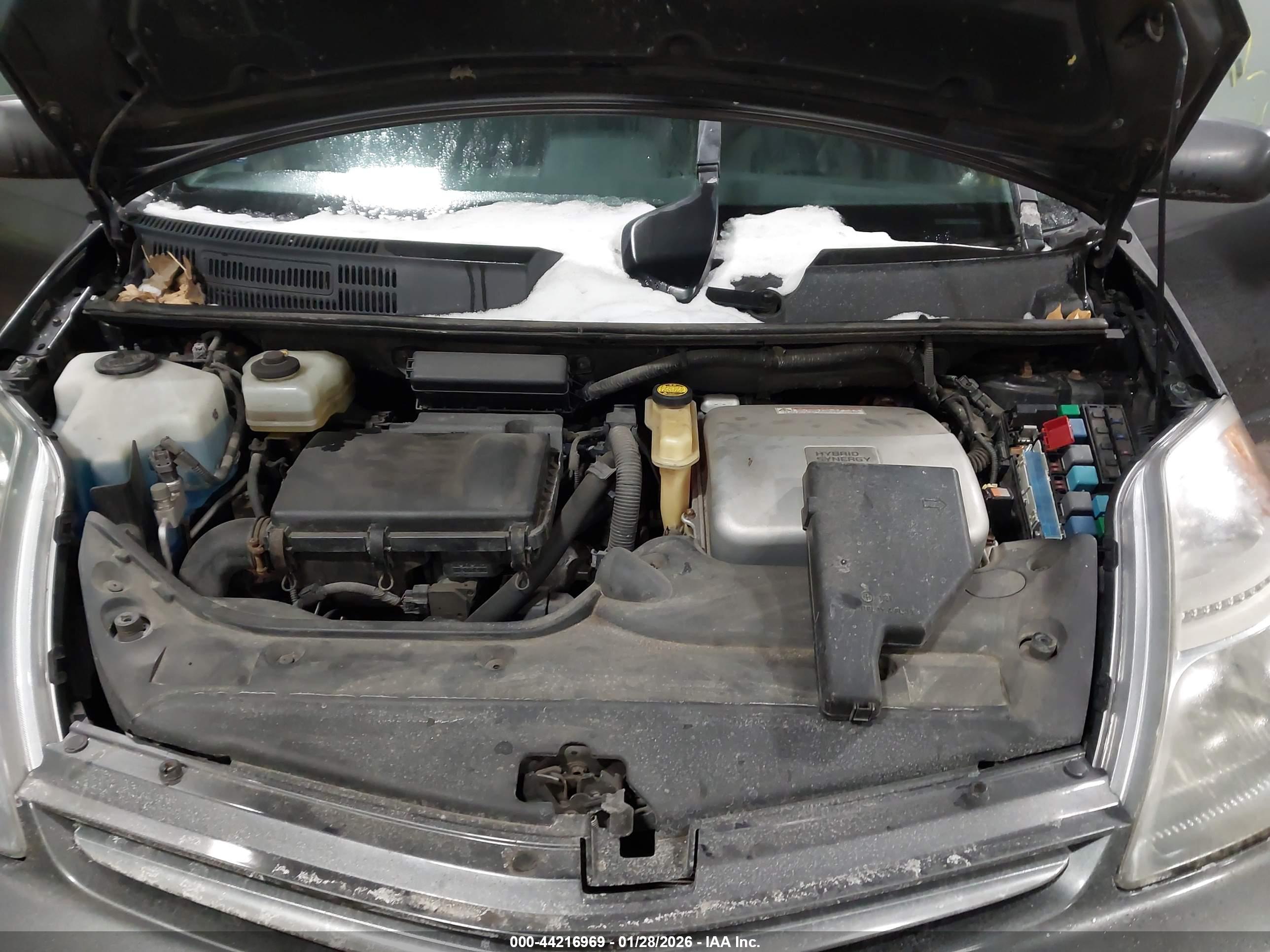 TOYOTA PRIUS image 10