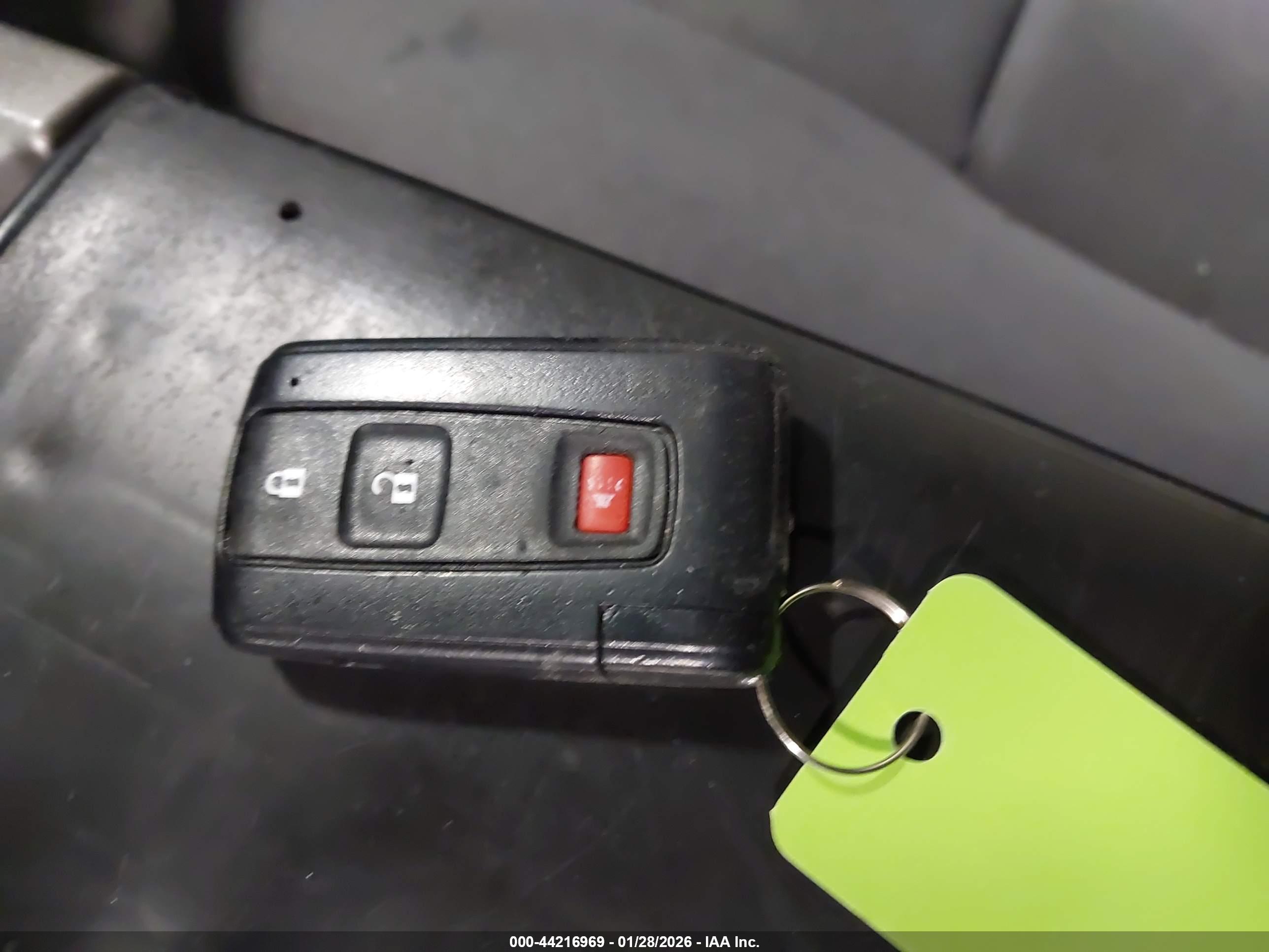 TOYOTA PRIUS image 11