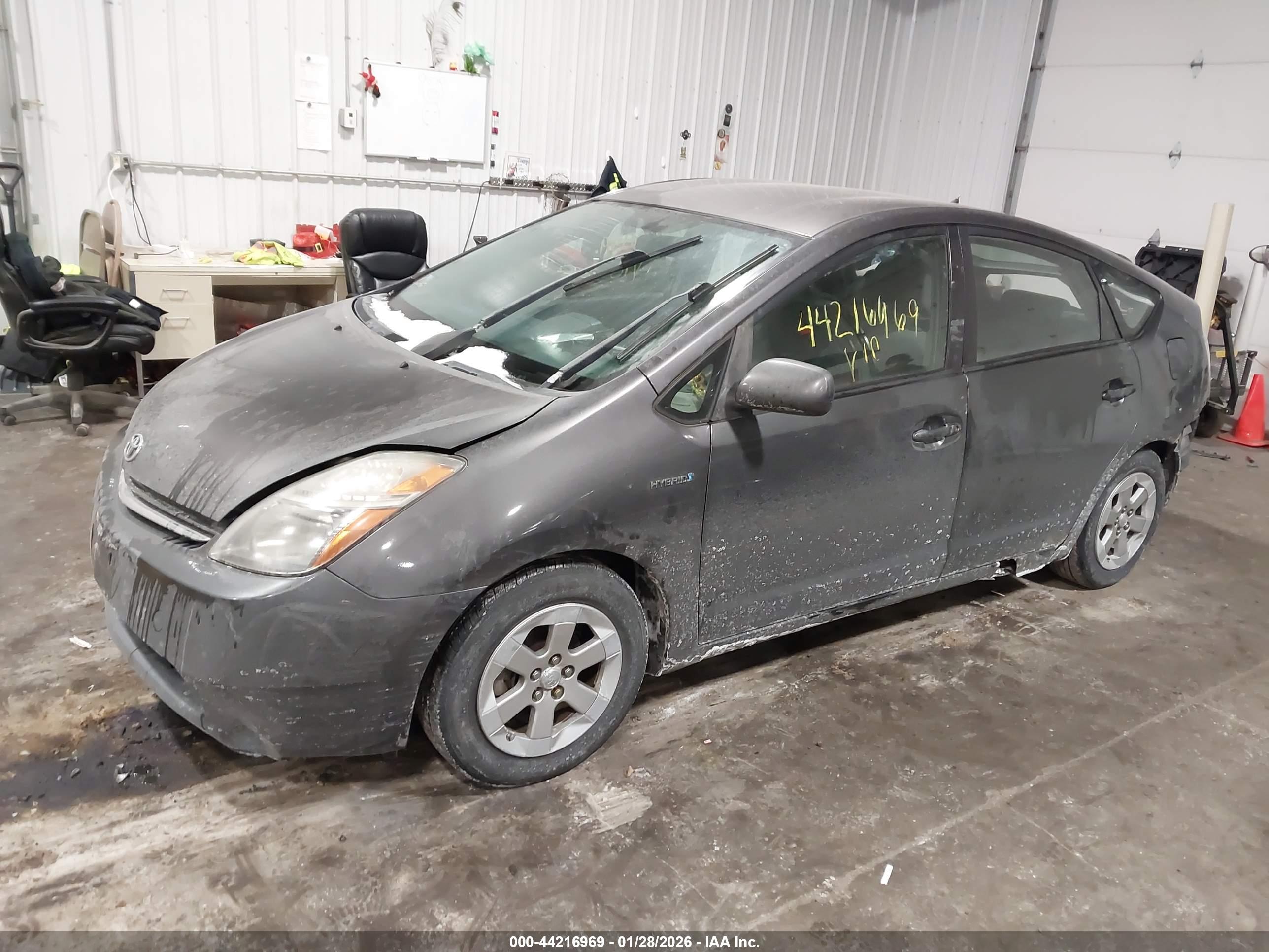 TOYOTA PRIUS image 2