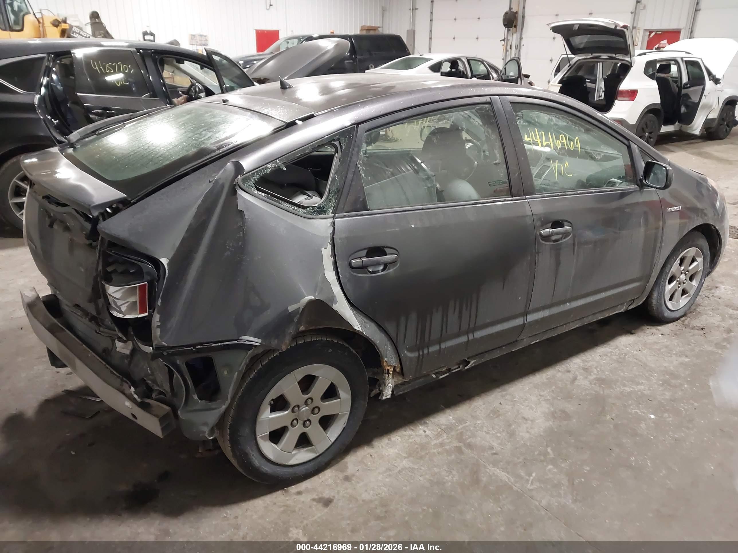 TOYOTA PRIUS image 4