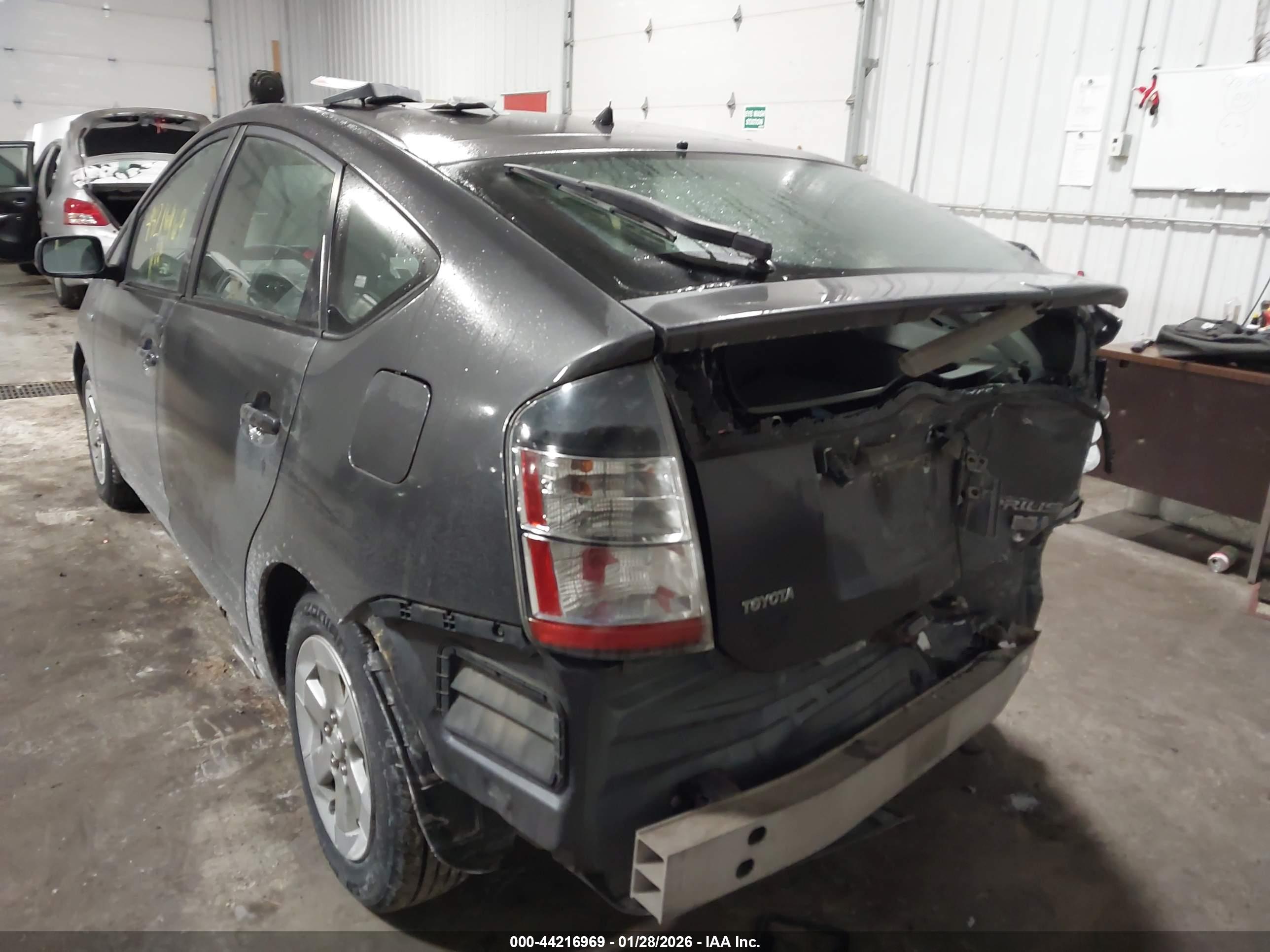 TOYOTA PRIUS image 6