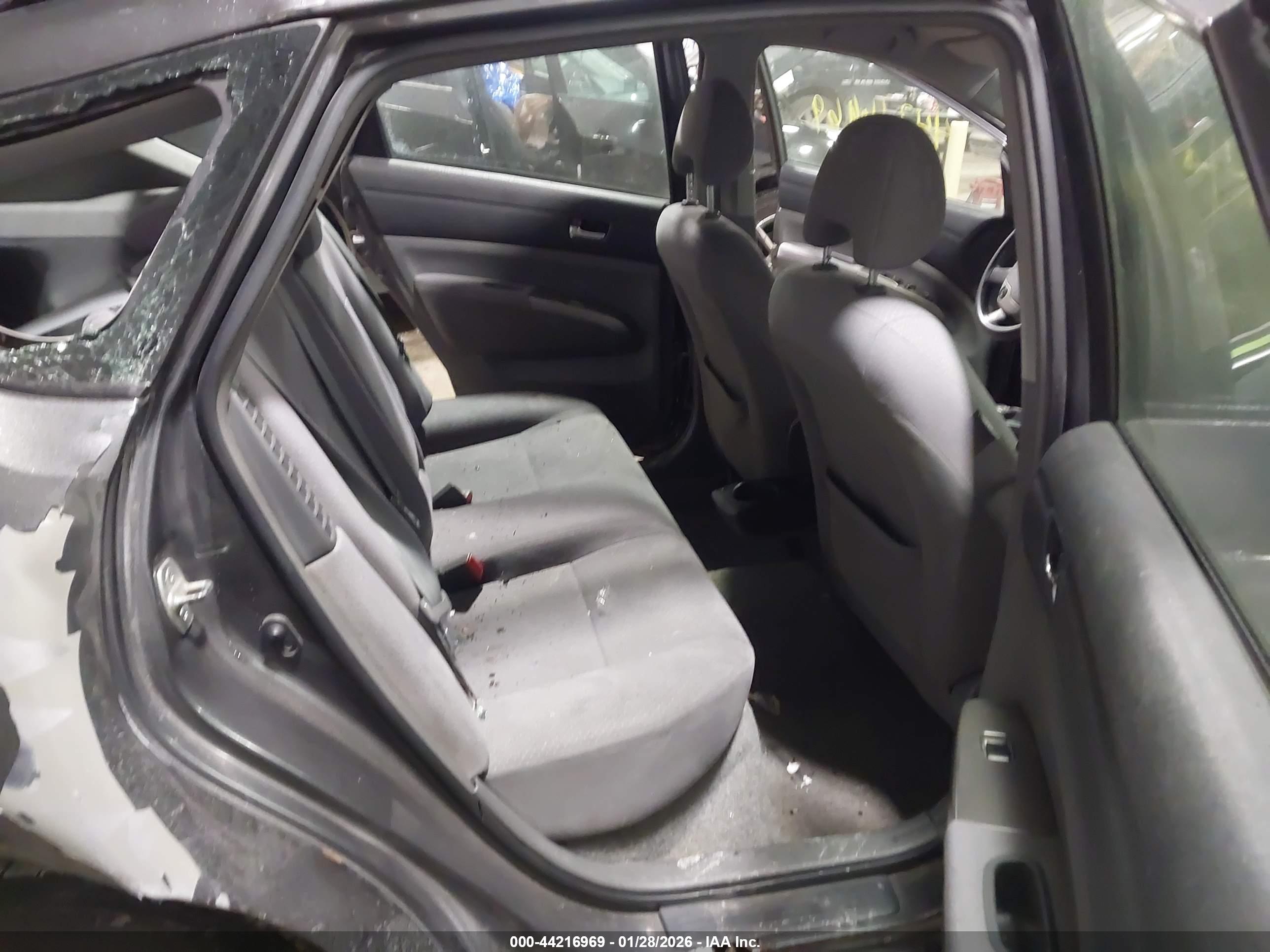TOYOTA PRIUS image 8