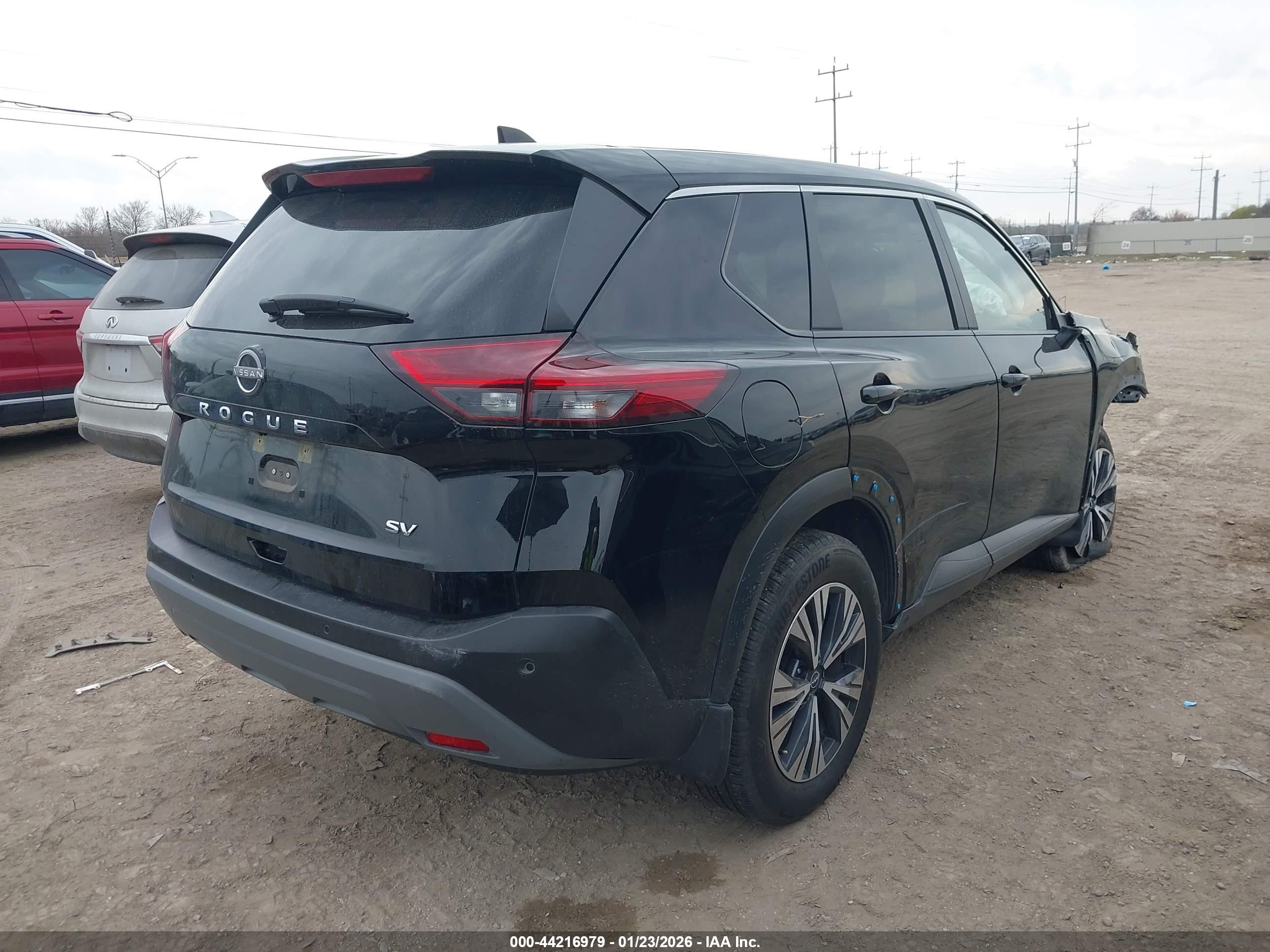 NISSAN ROGUE image 4