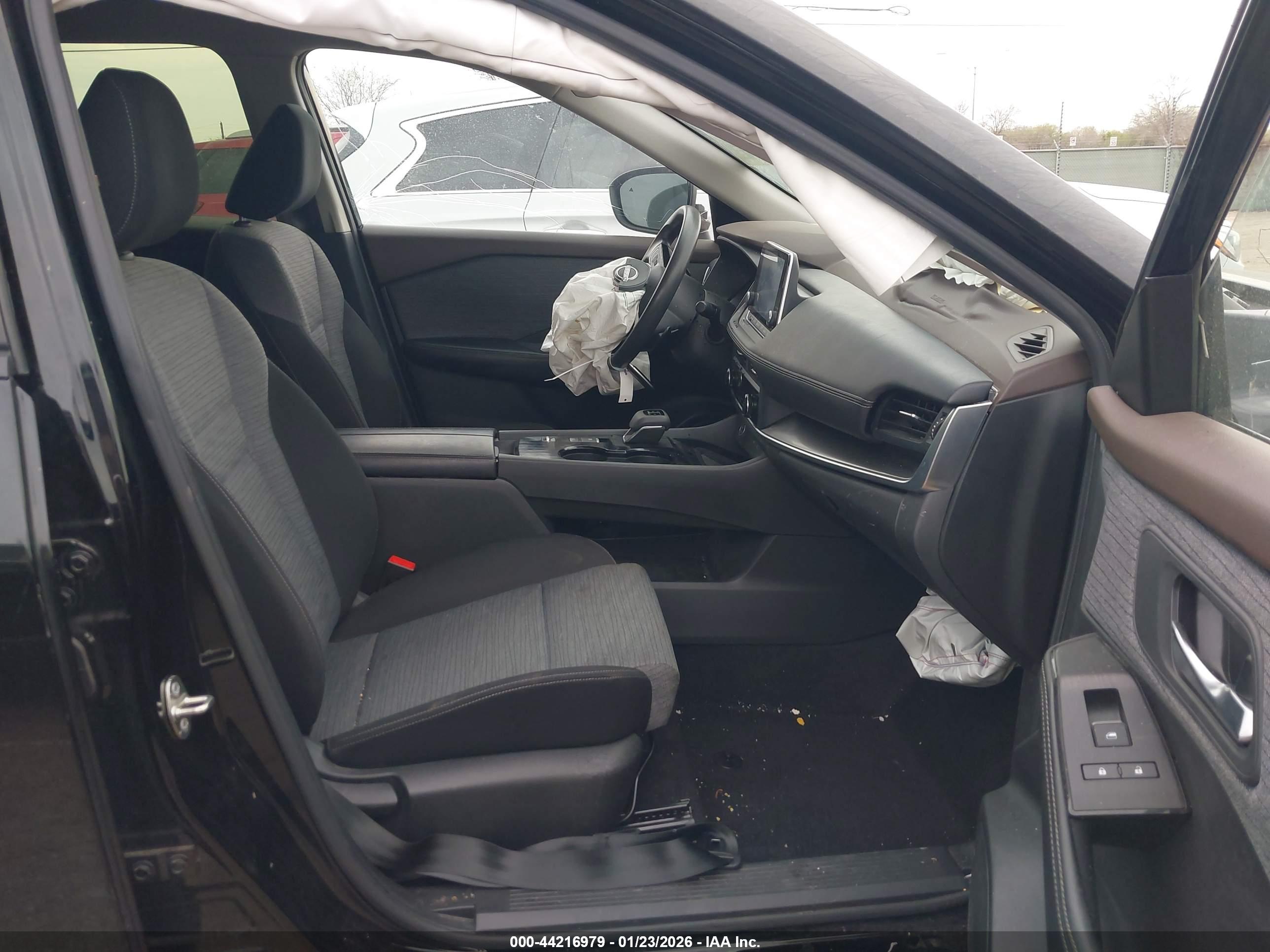 NISSAN ROGUE image 5