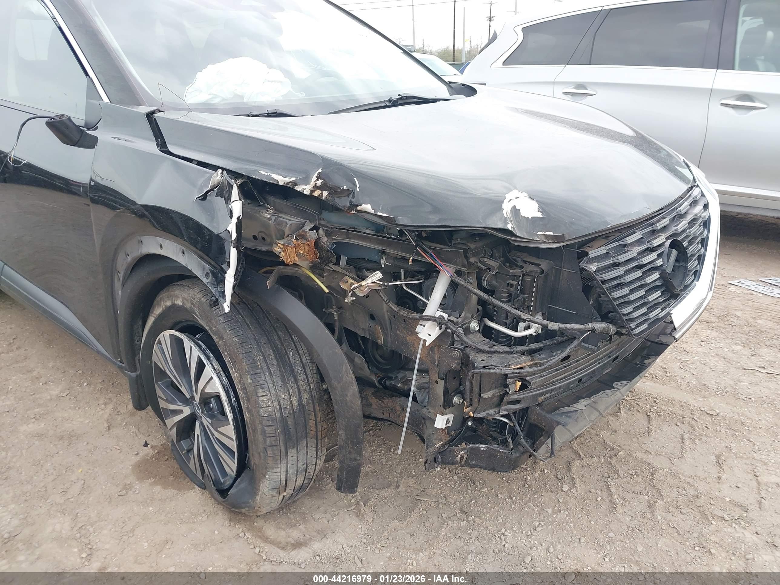 NISSAN ROGUE image 6