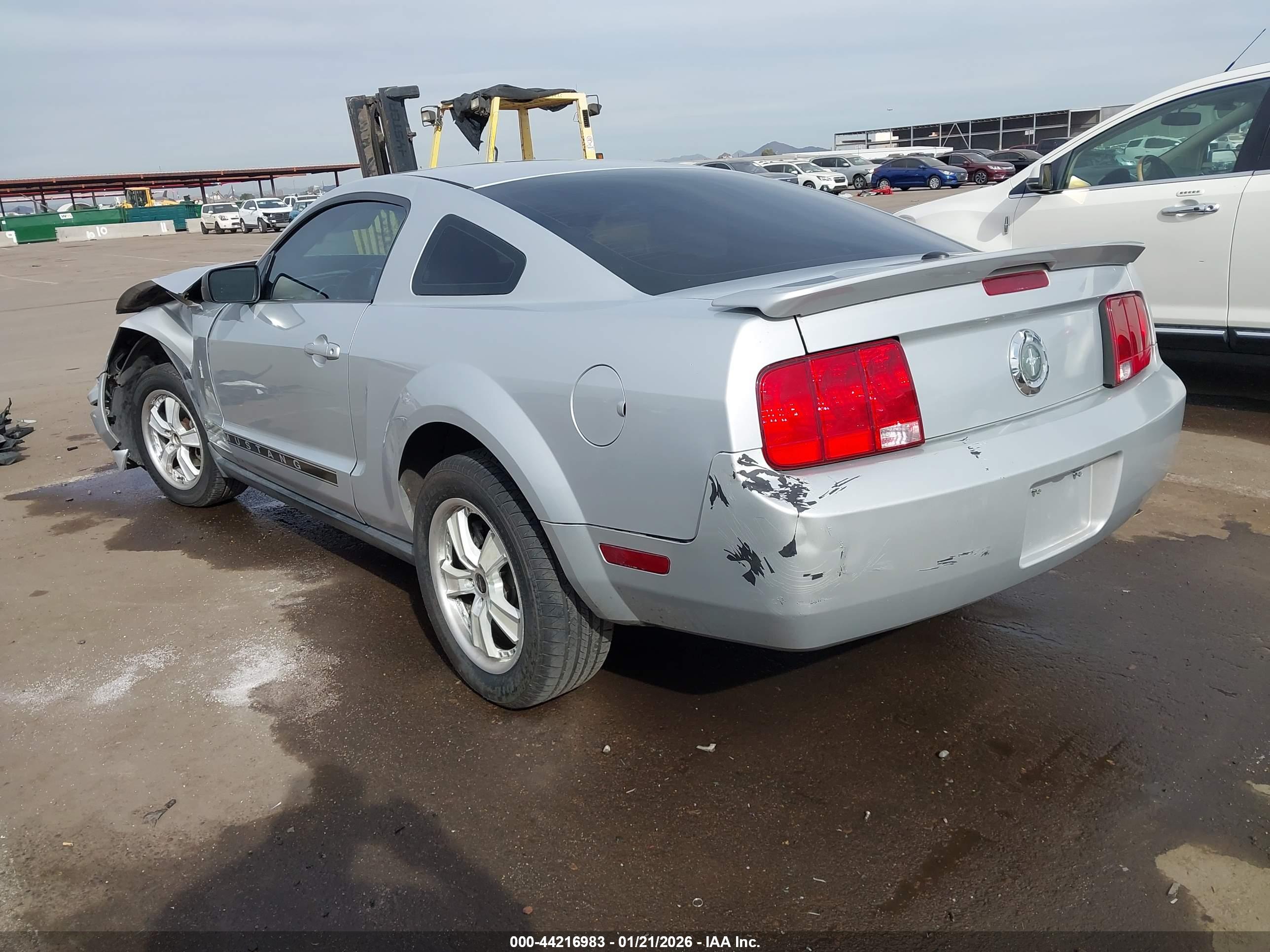 FORD MUSTANG image 3