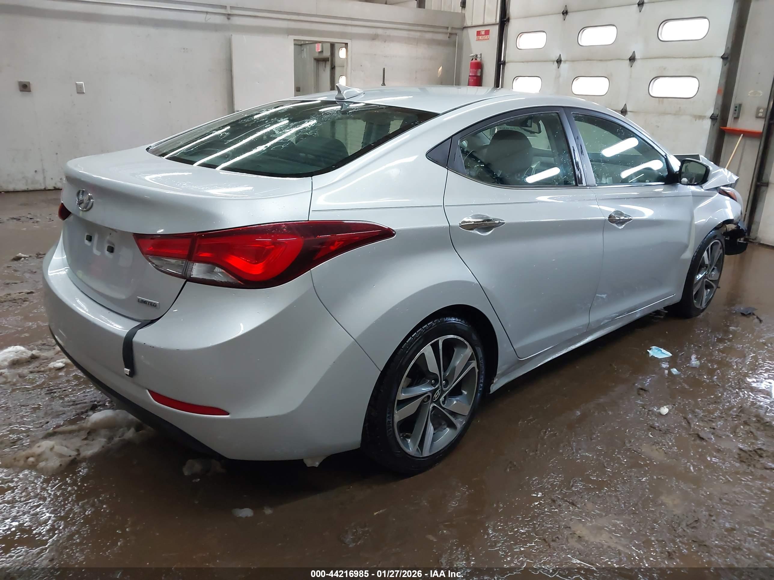 HYUNDAI ELANTRA image 4