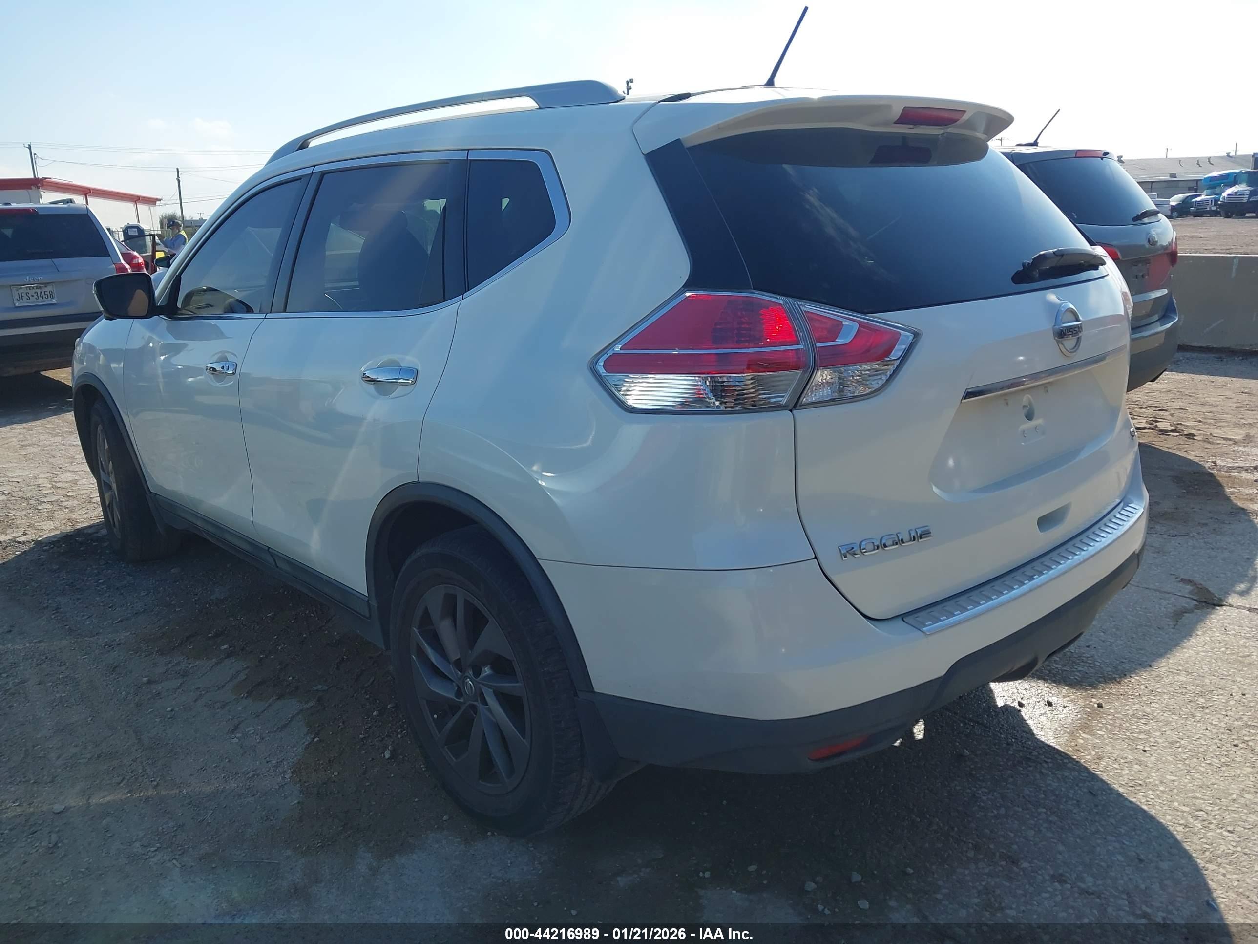 NISSAN ROGUE image 3