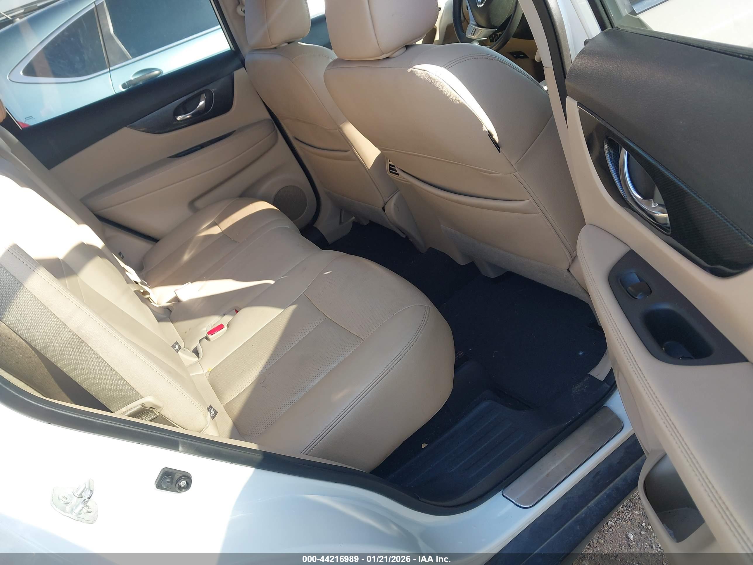 NISSAN ROGUE image 8