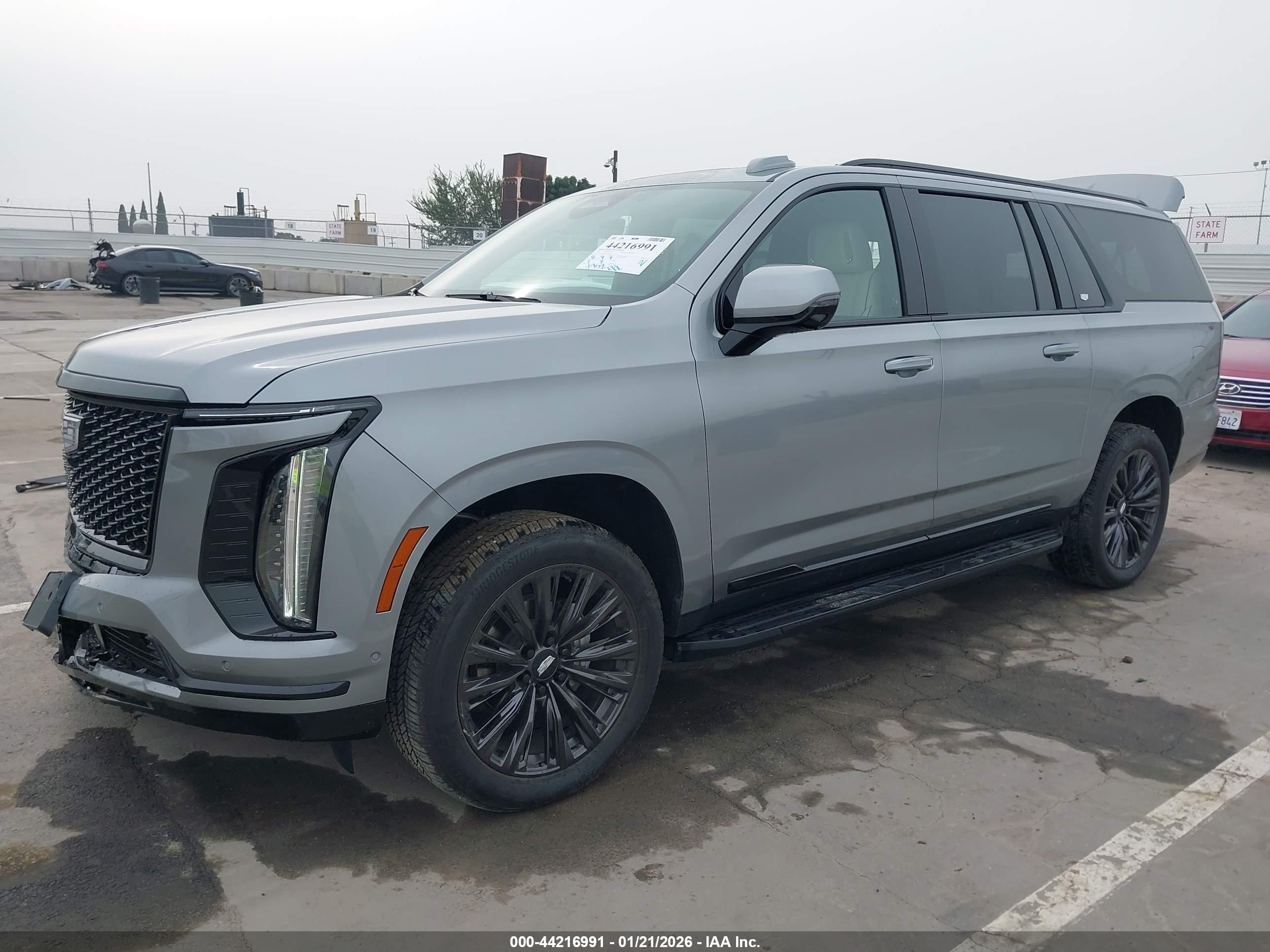 CADILLAC ESCALADE image 2