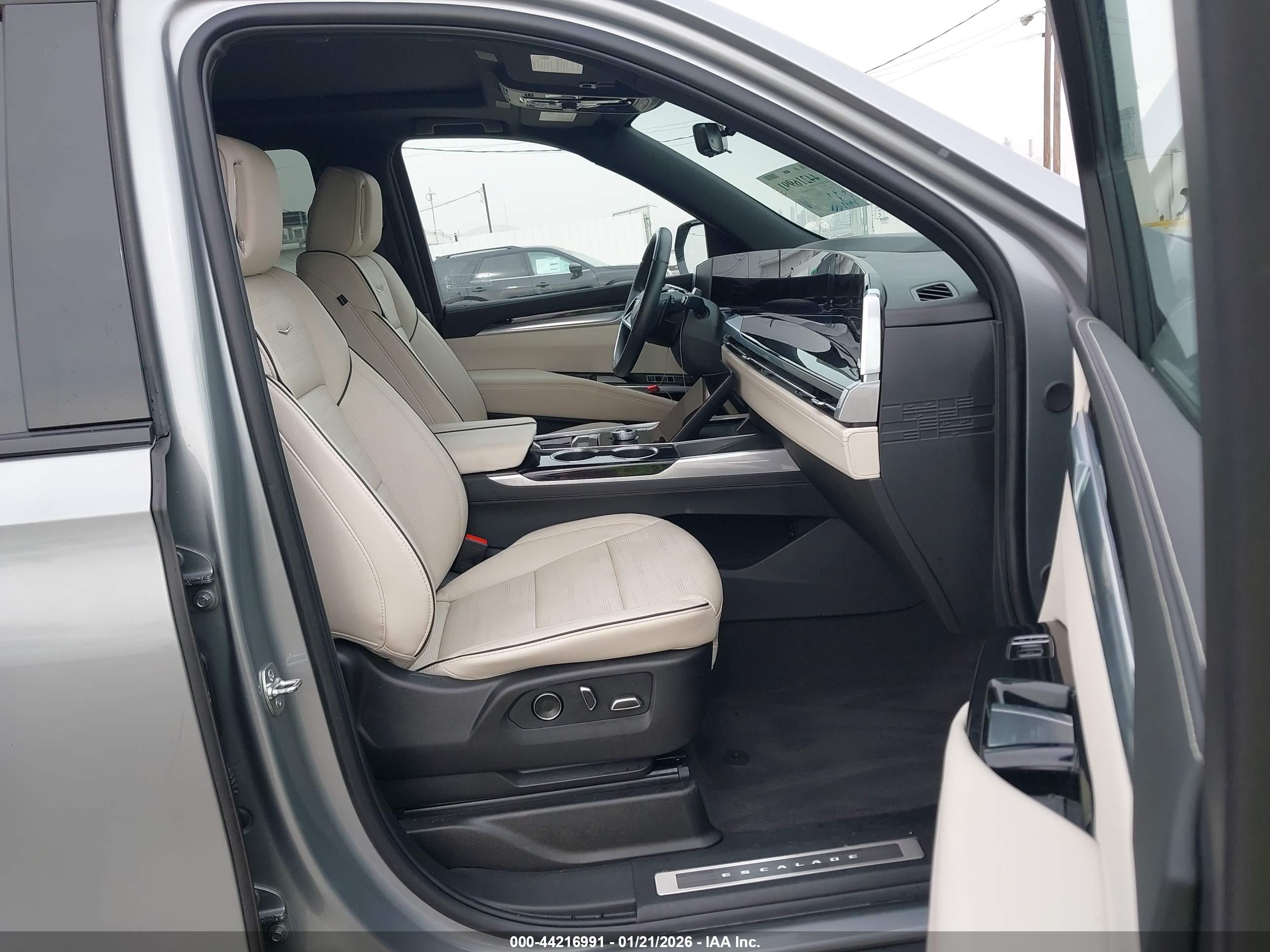 CADILLAC ESCALADE image 5