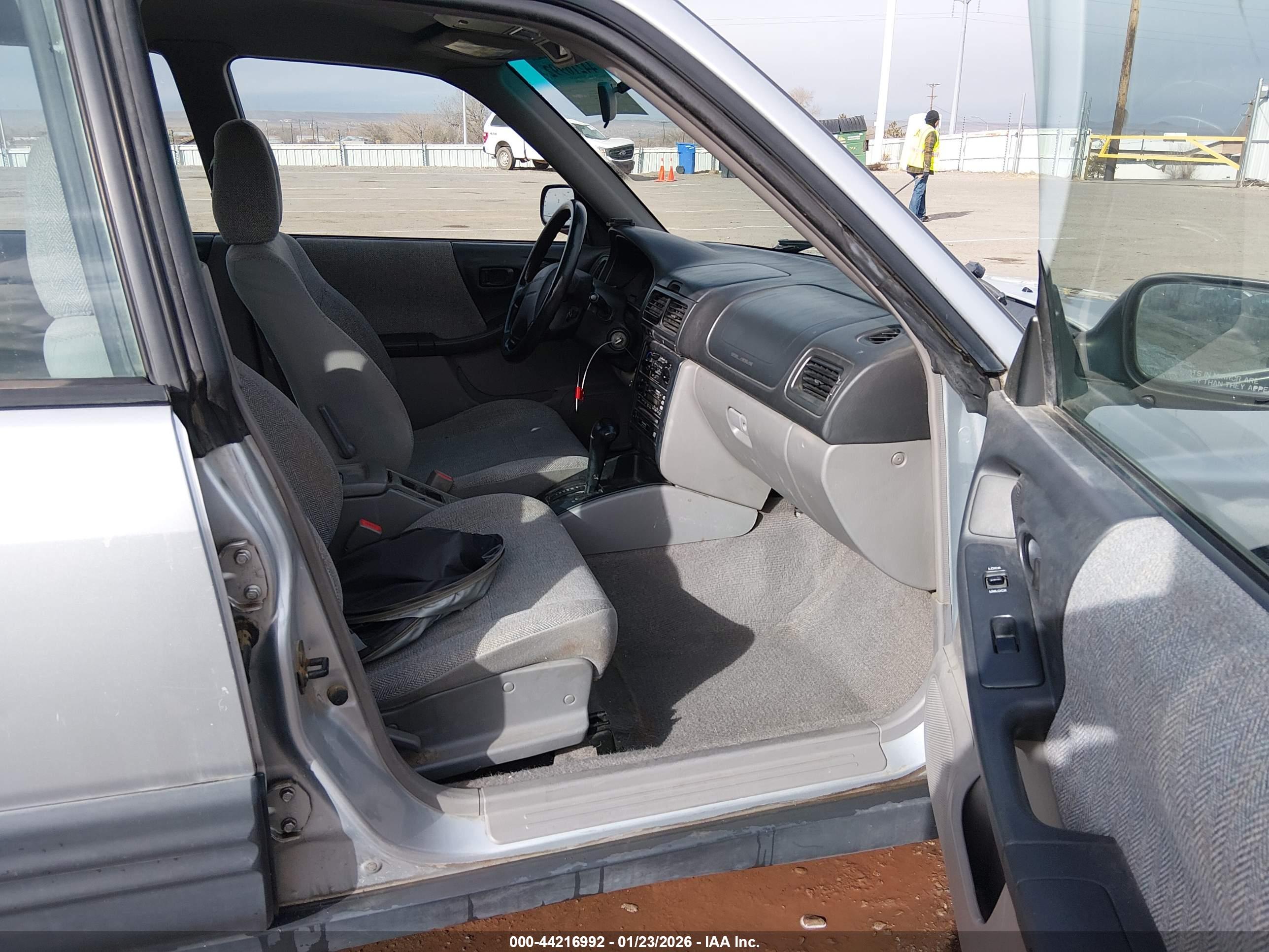 SUBARU FORESTER image 5