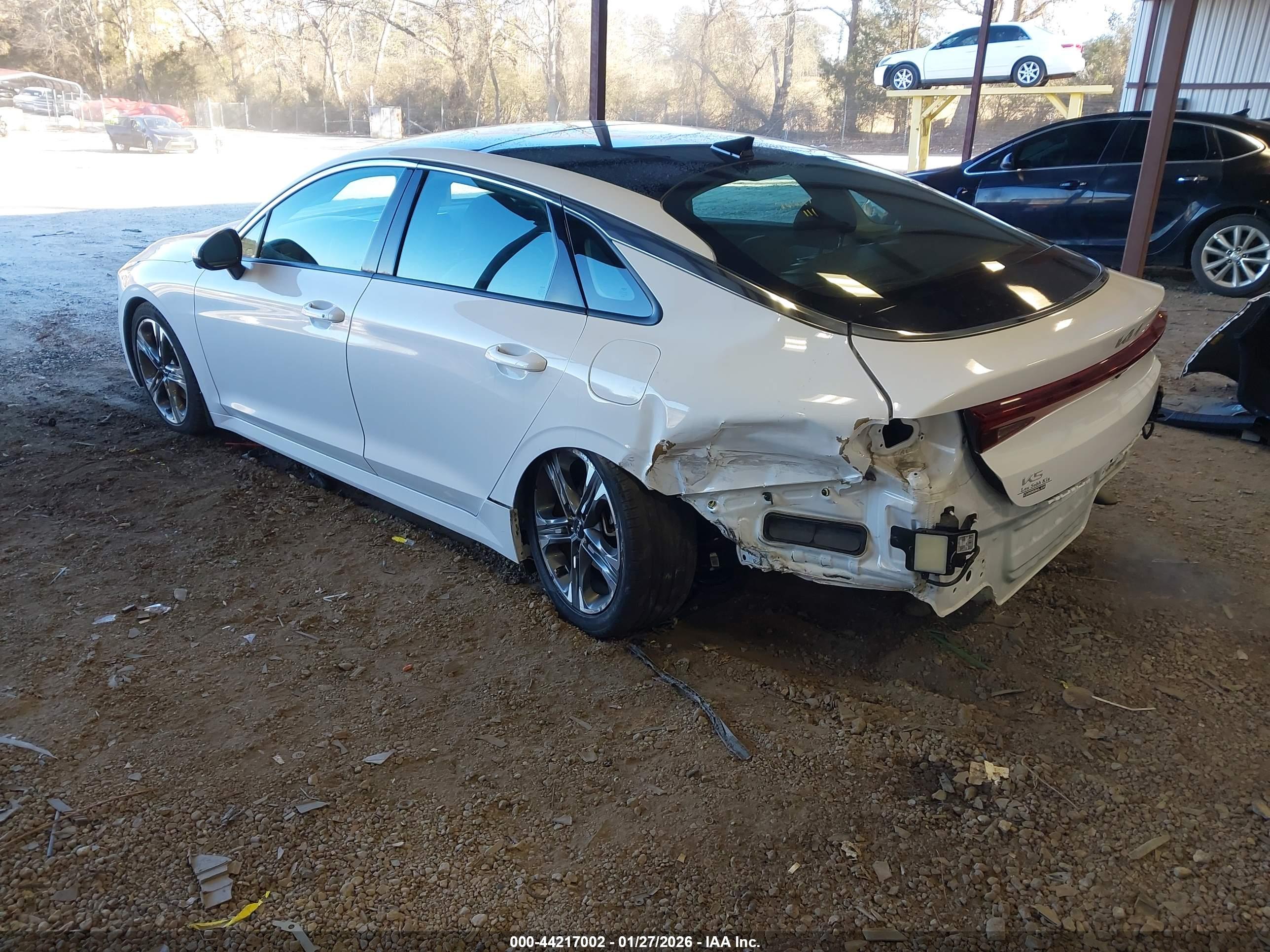 KIA K5 image 3
