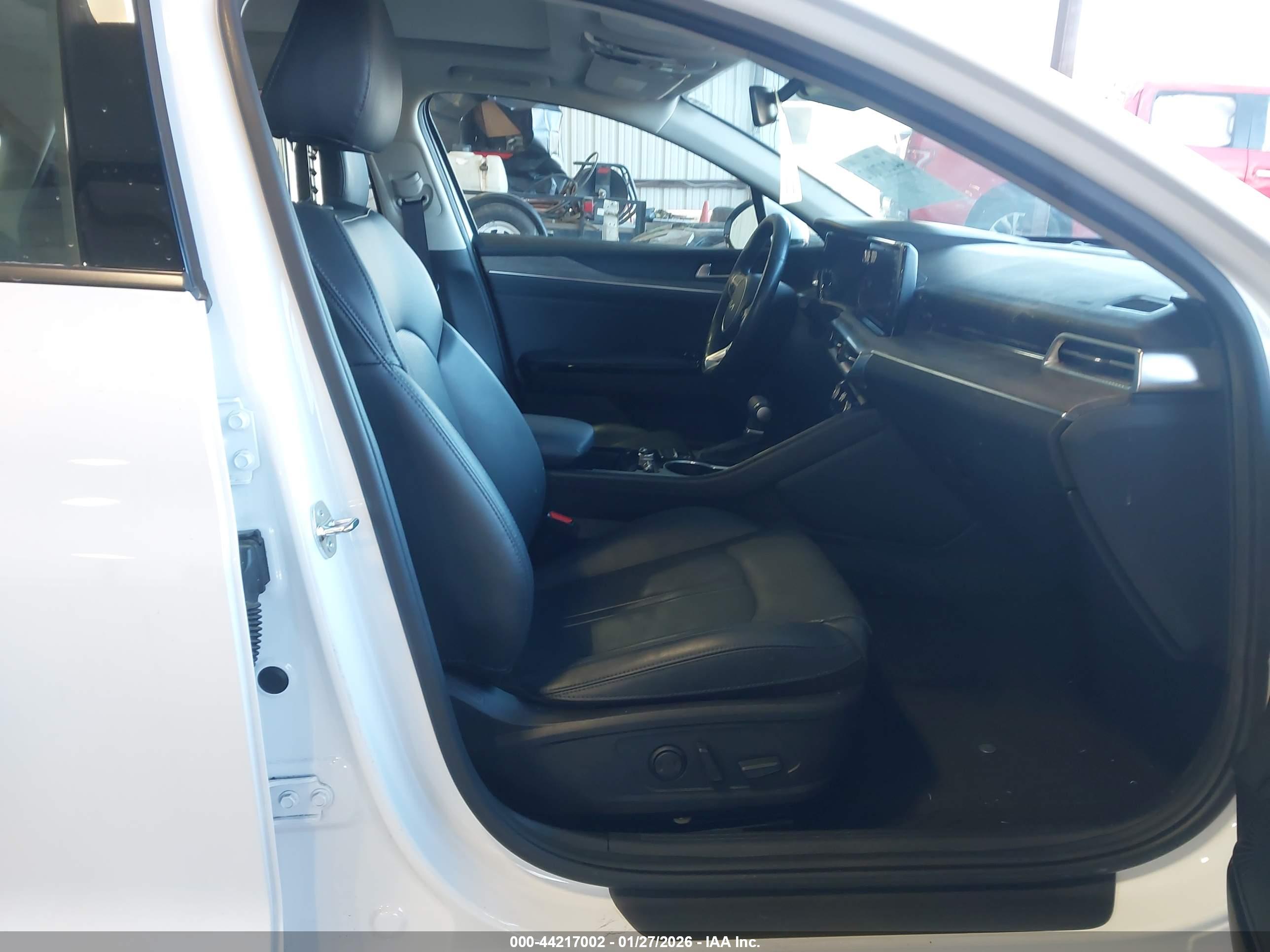 KIA K5 image 5