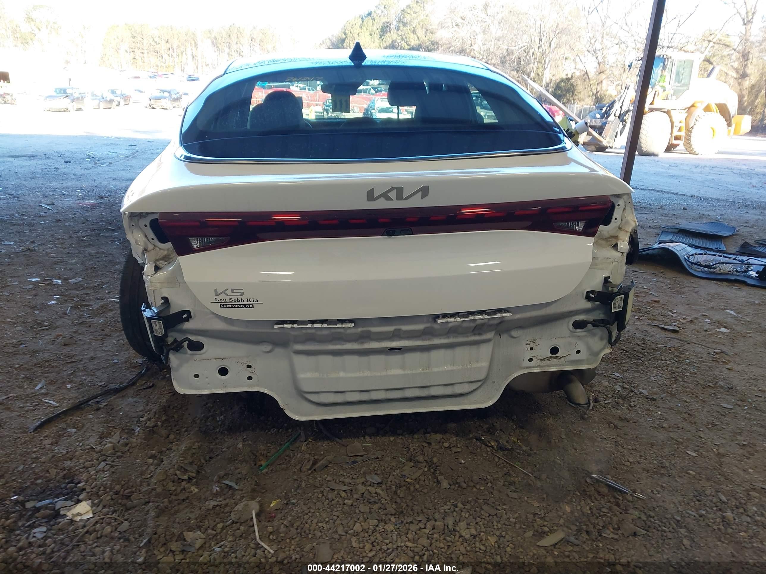 KIA K5 image 6